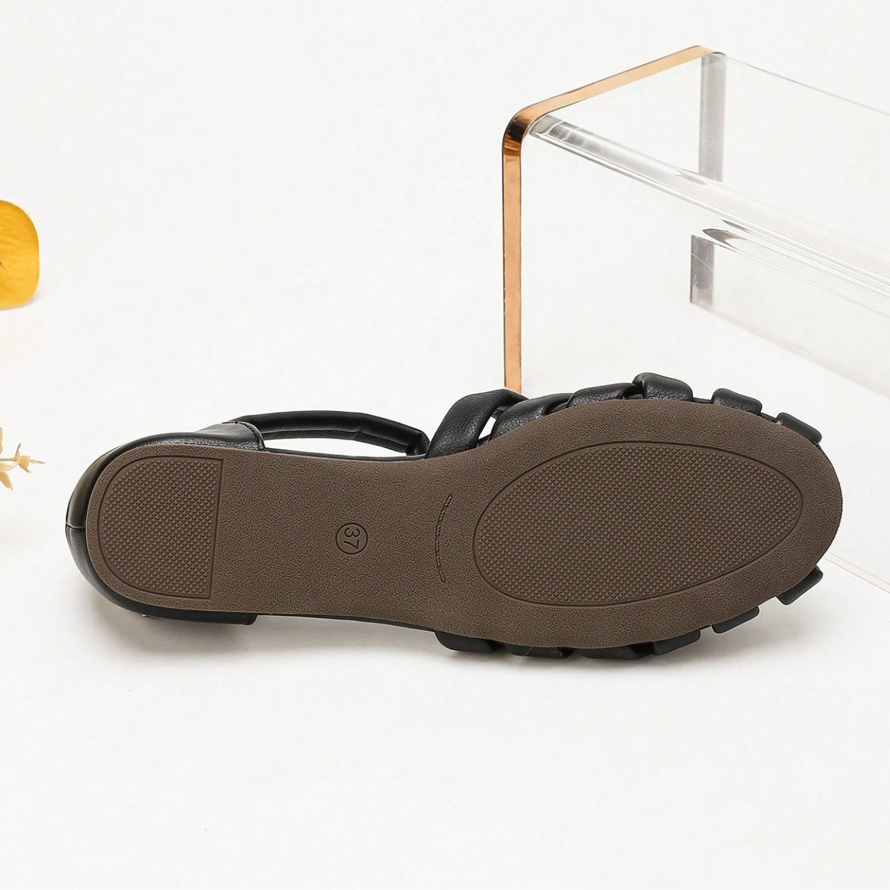 Casual Woven Hollow Design Flat Sandals With Strap For Women in White - Close-Up Detail