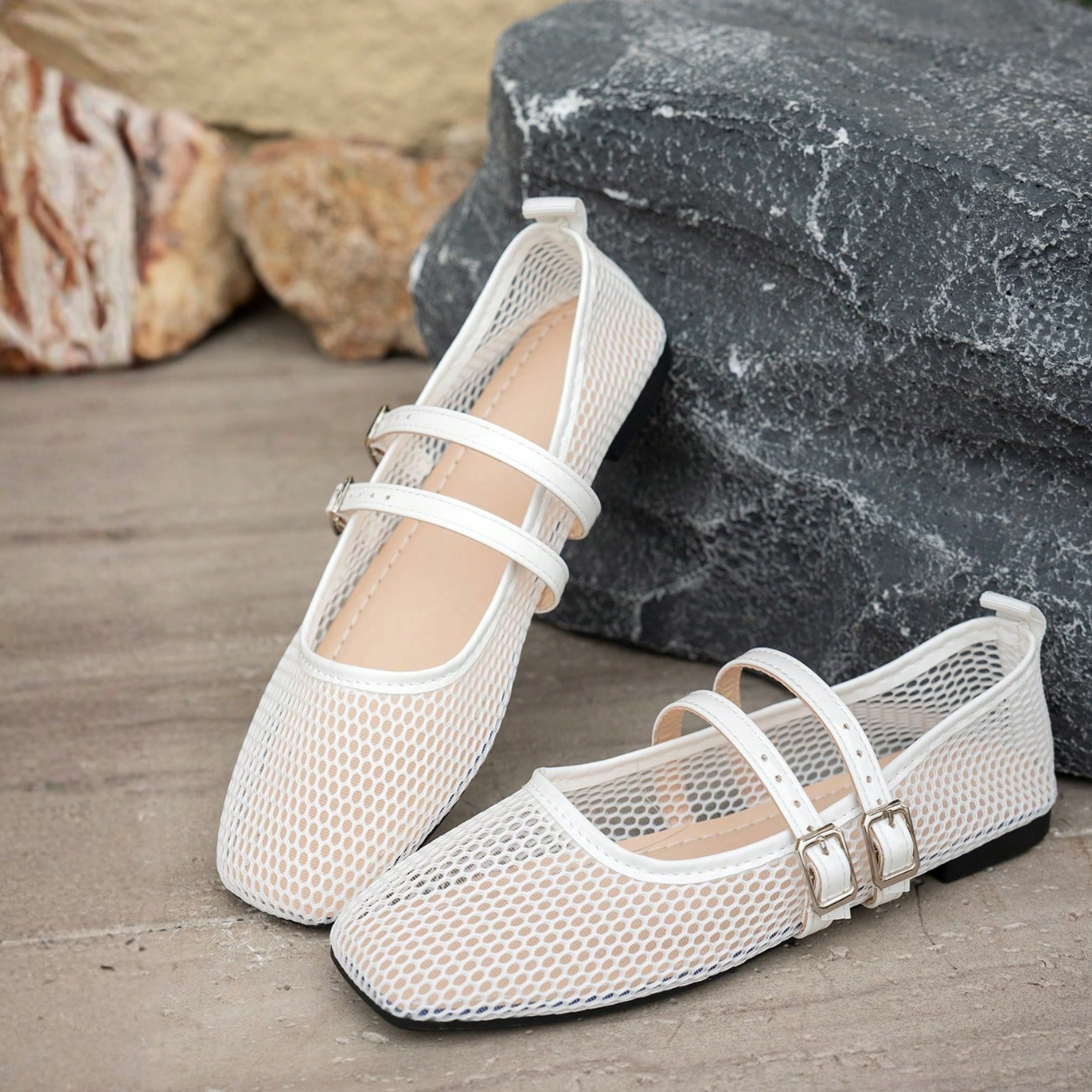 Casual Hollow Mesh Flat Ballet Shoes For Women in White - Interior View