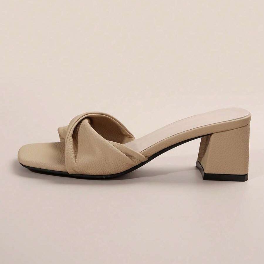 Twist Knot Block Mid Heel Sandals in Pink - Toe Detail