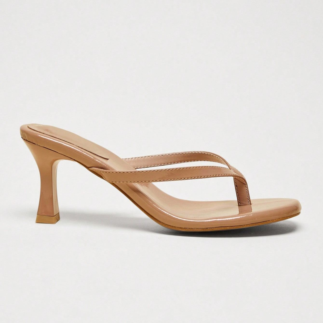 Stylish Thong Strap Kitten Style Mid Height Slip On Sandals For Daily Wear in Black - Side View