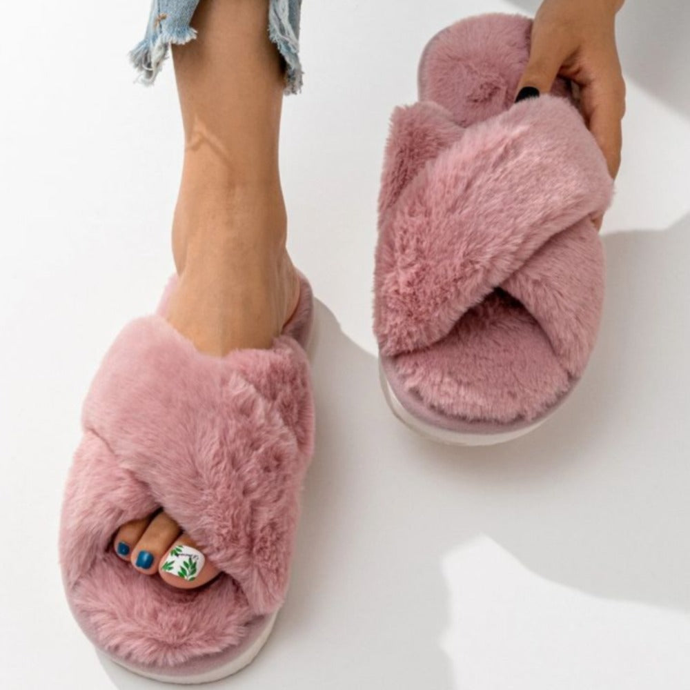 Comfy Criss Cross Slippers-Soco Sands