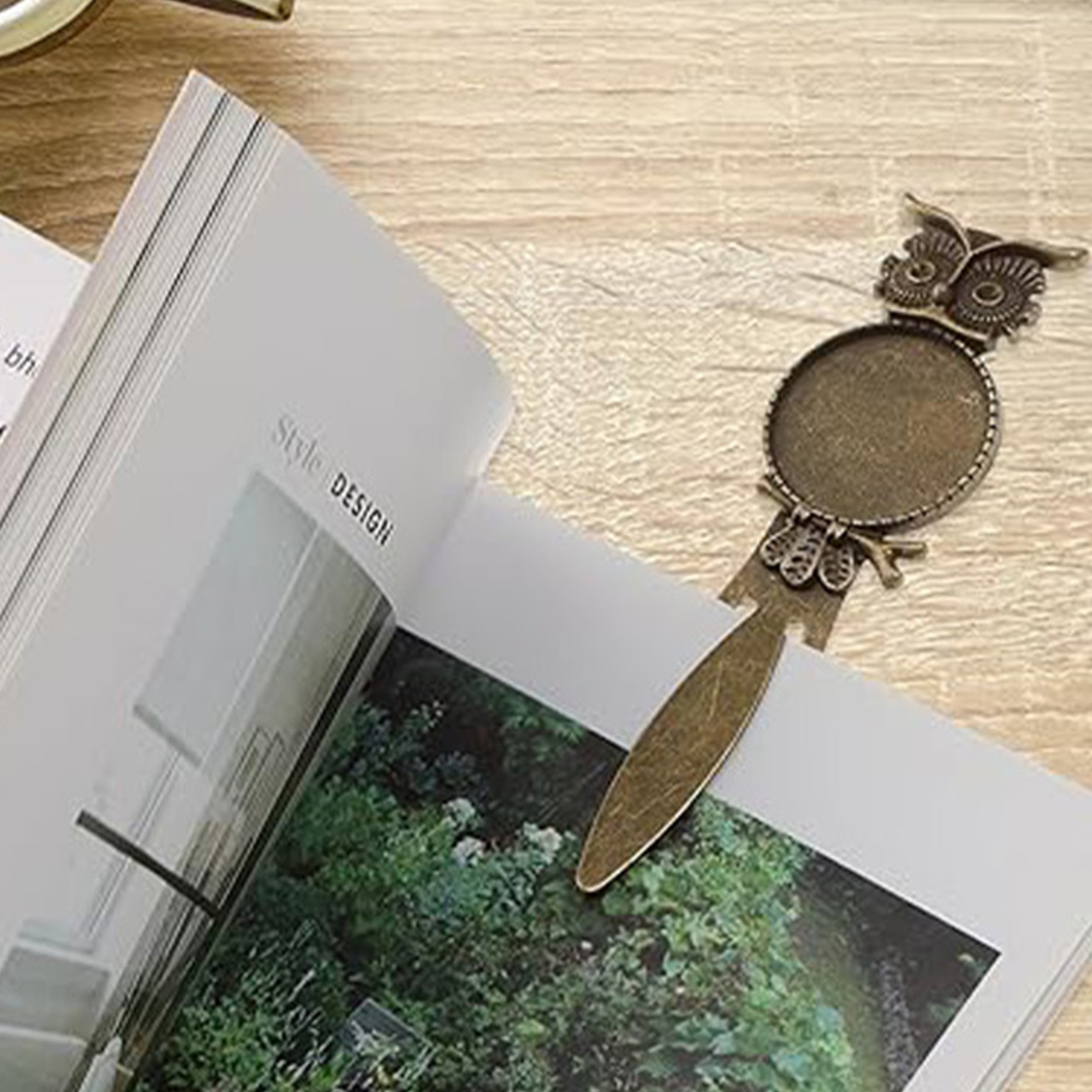 Vintage Owl Photo Page Holder