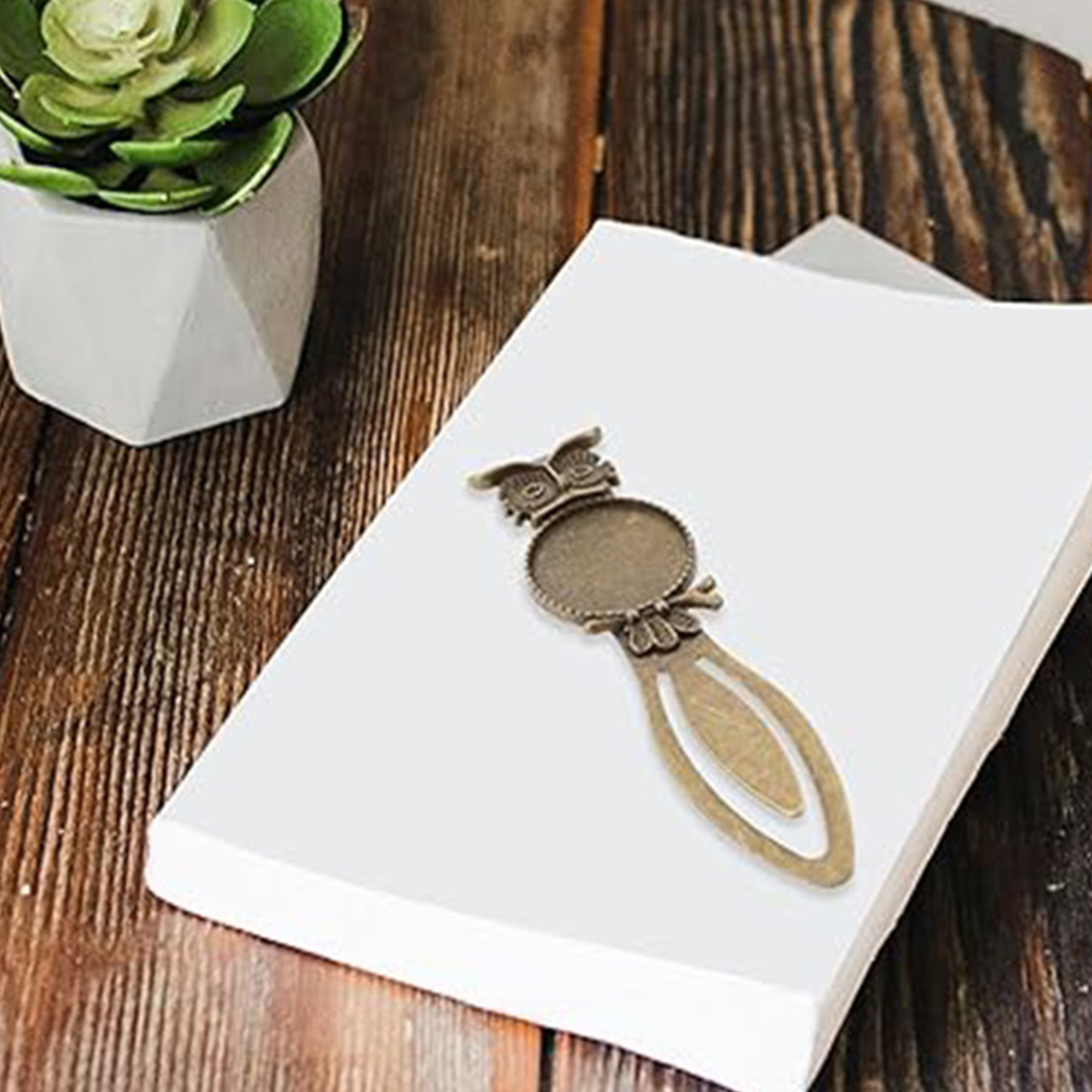 Vintage Owl Photo Page Holder