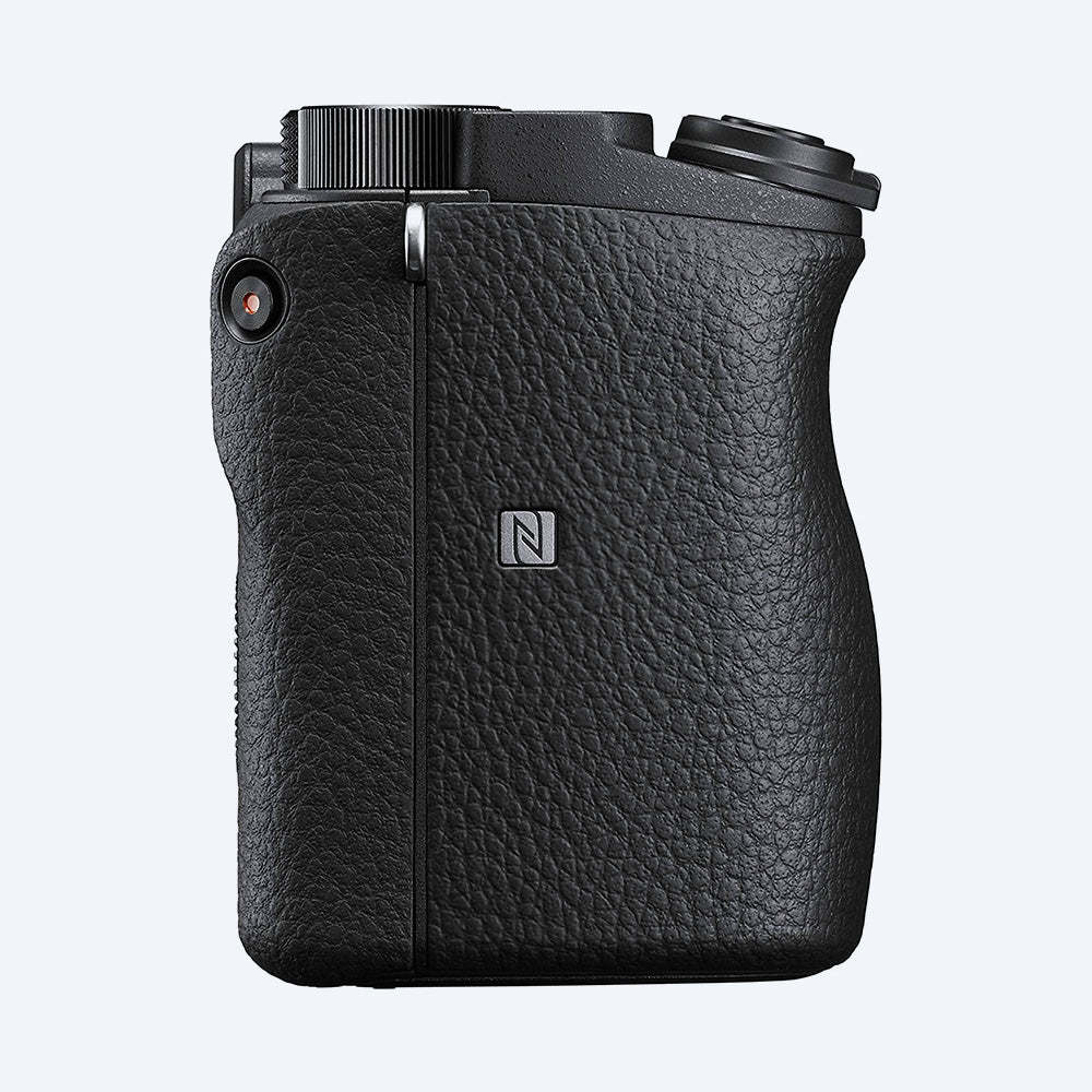  ILCE-6400 Alpha 6400 E-mount camera with APS-C Sensor