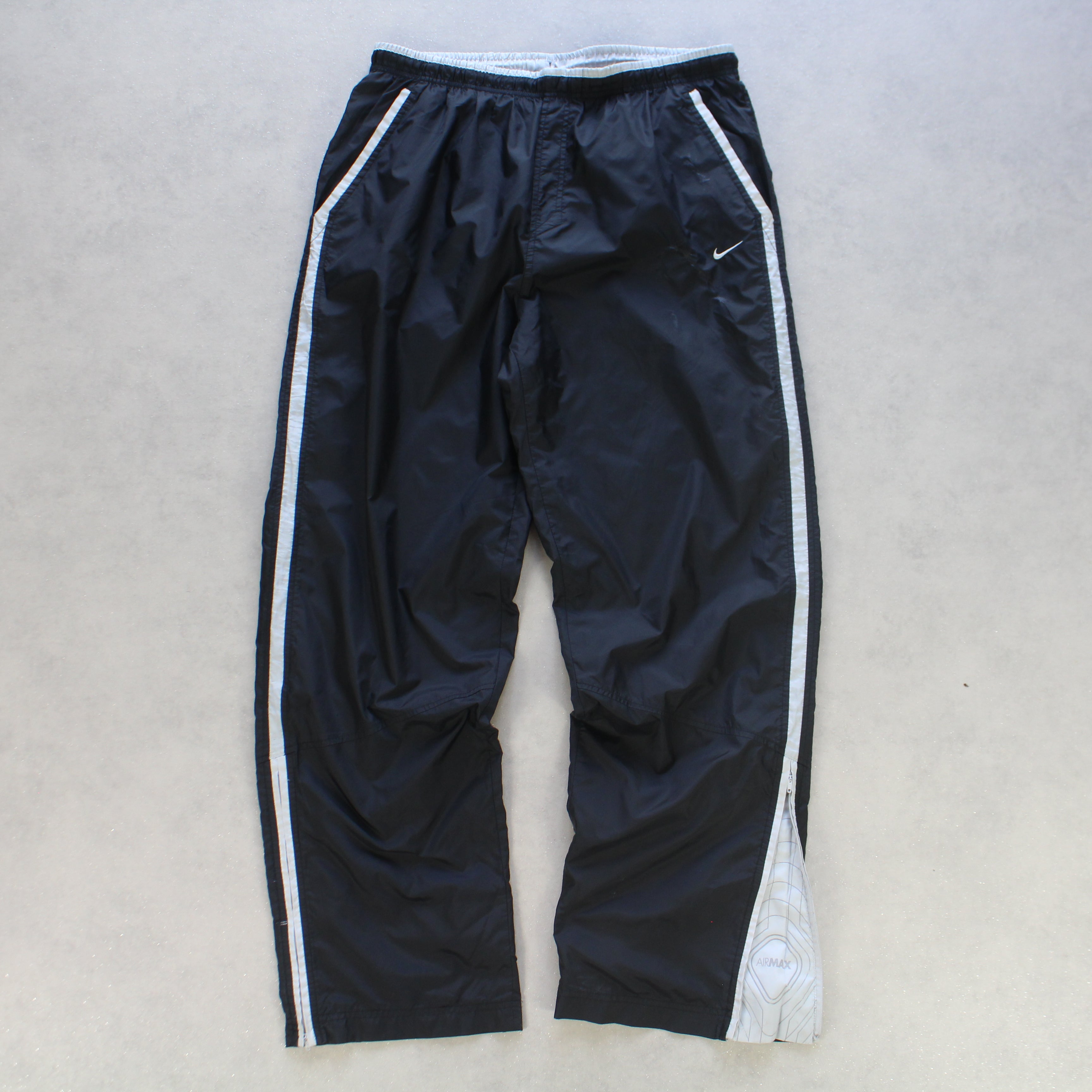 SUPER RARE 2000s Air Max Trackpants Black-Kikonat