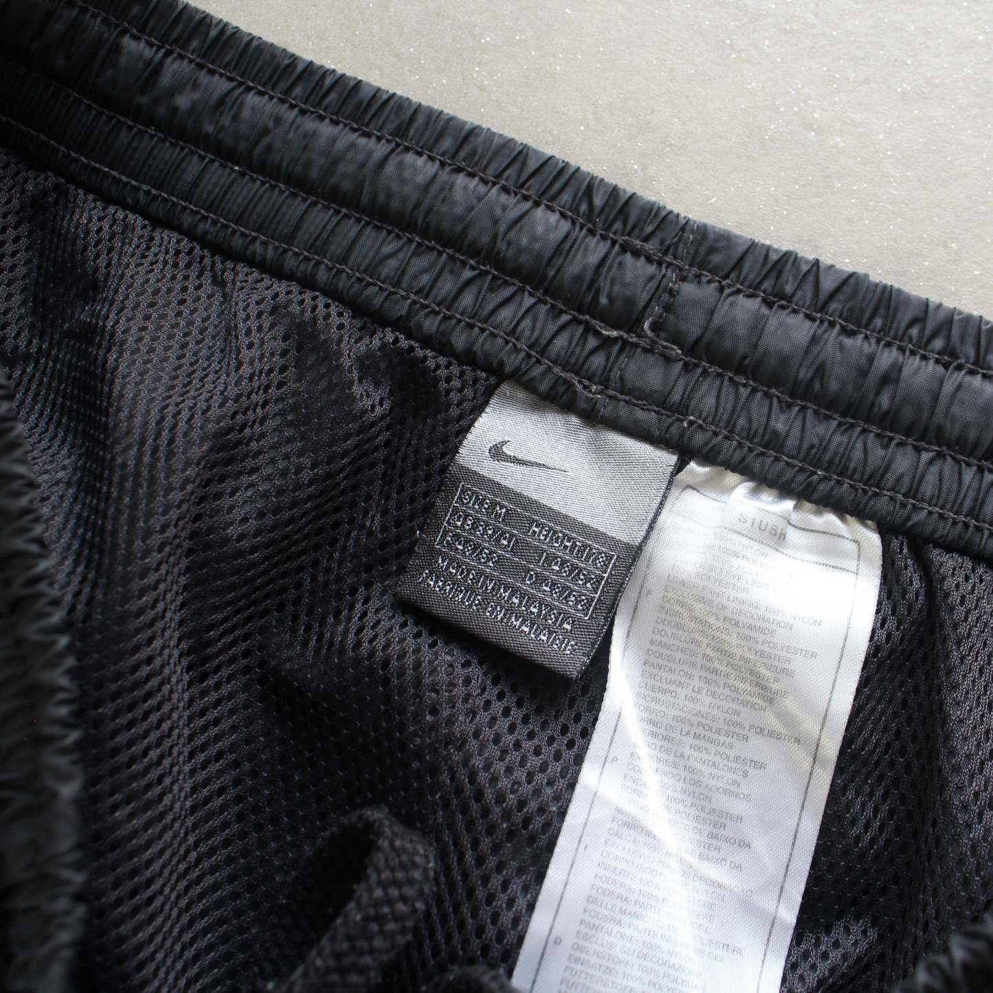 RARE 2000s Trackpants Black-Kikonat