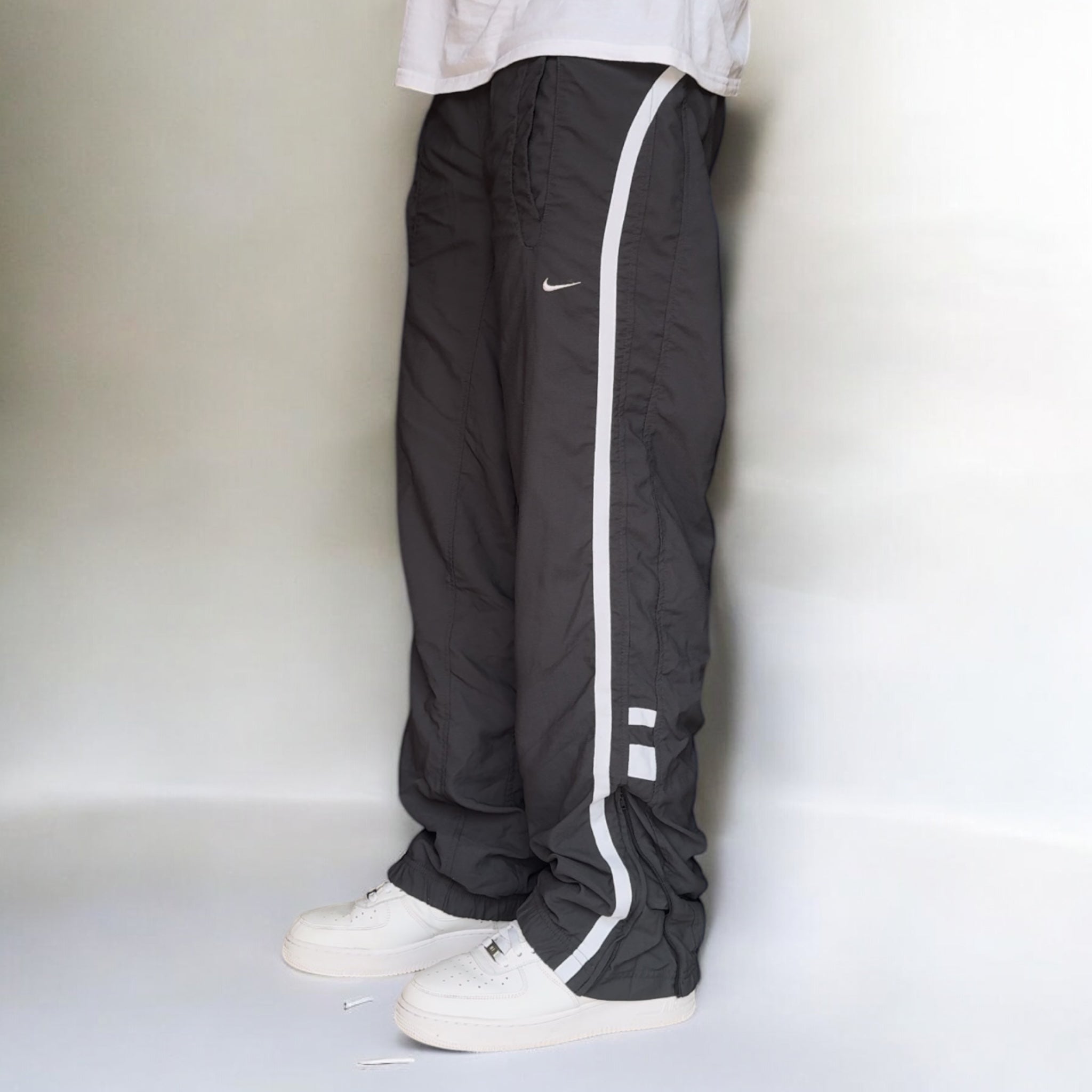 RARE 00s Trackpants Grey-Kikonat