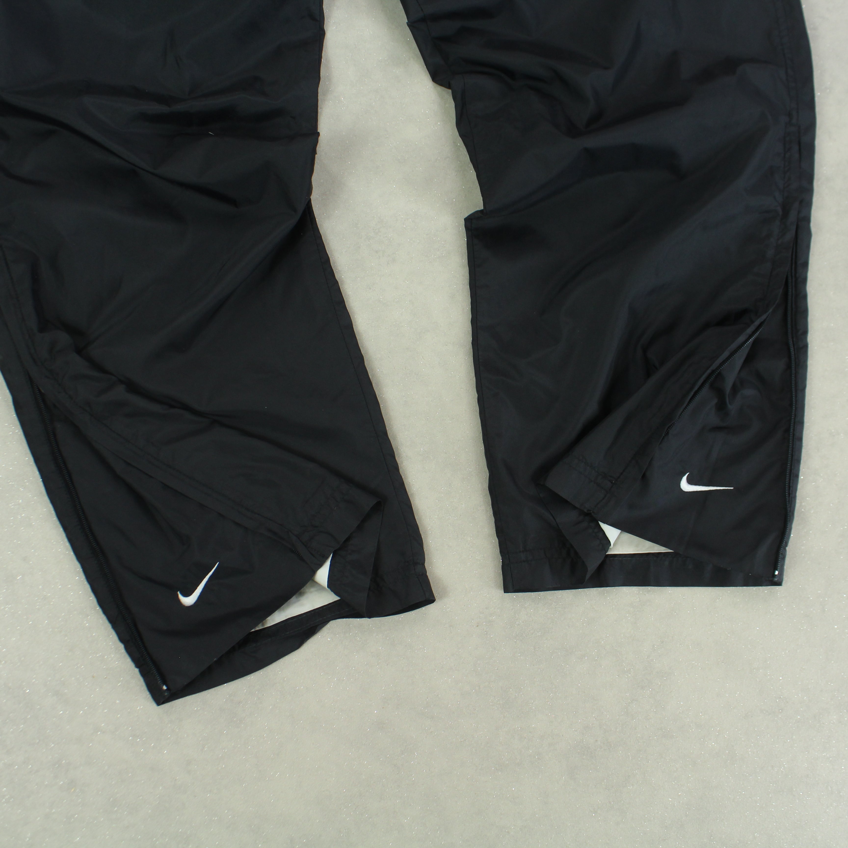SUPER RARE 2000s Trackpants Black-Kikonat