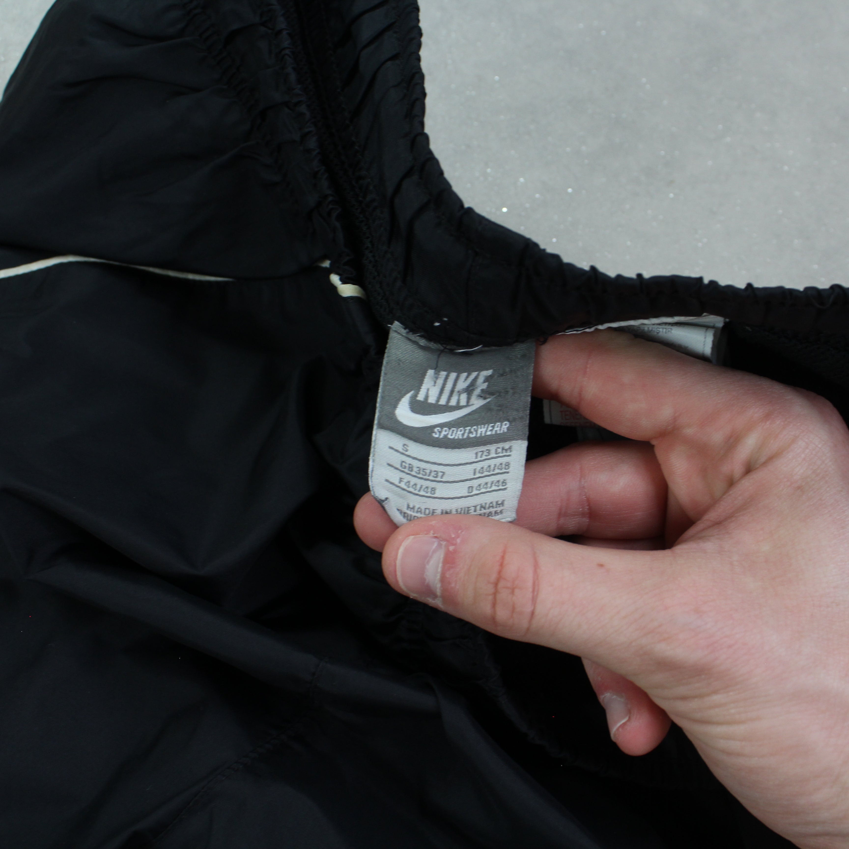 RARE 2000s Trackpants Black-Kikonat