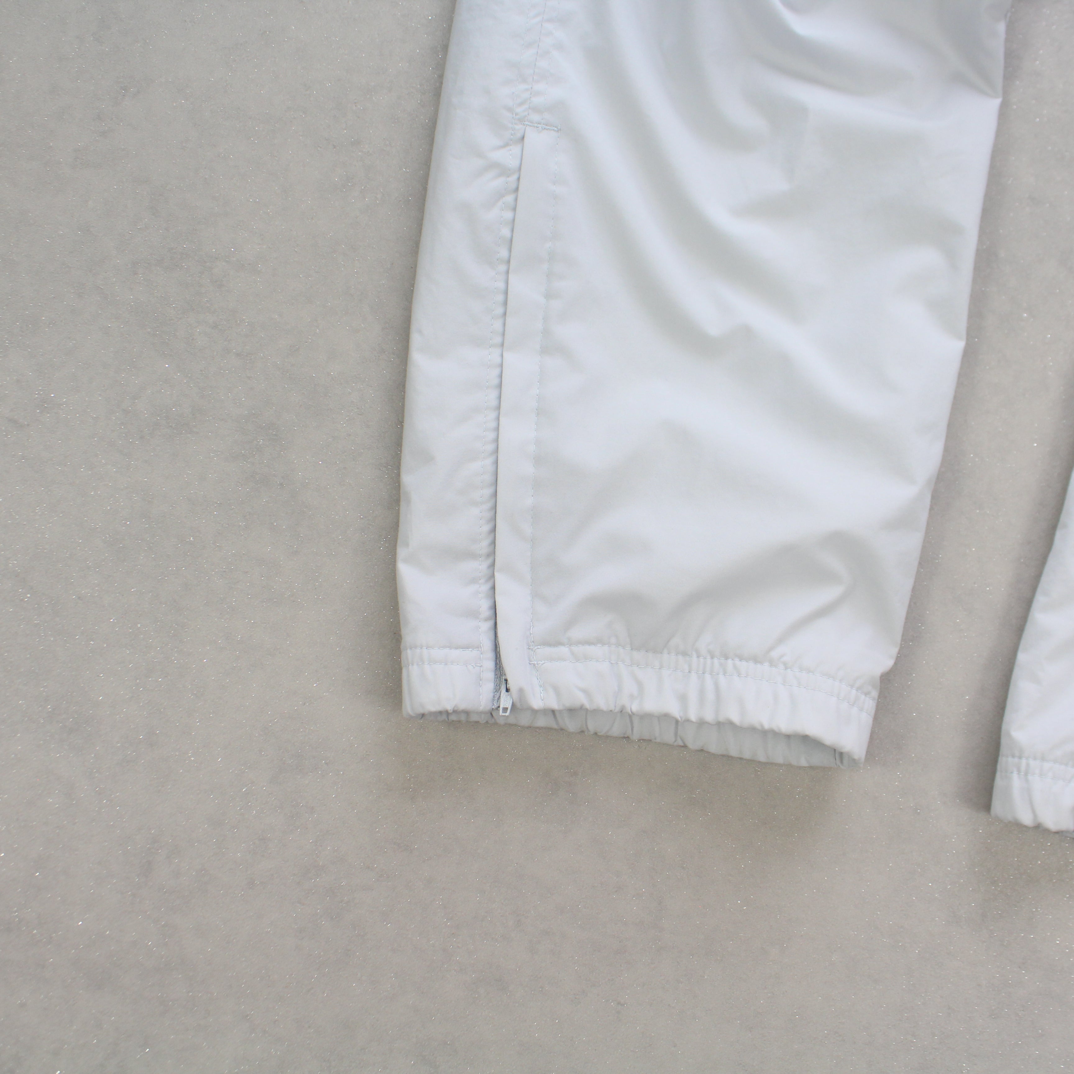 SUPER RARE 2000s Trackpants Grey-Kikonat