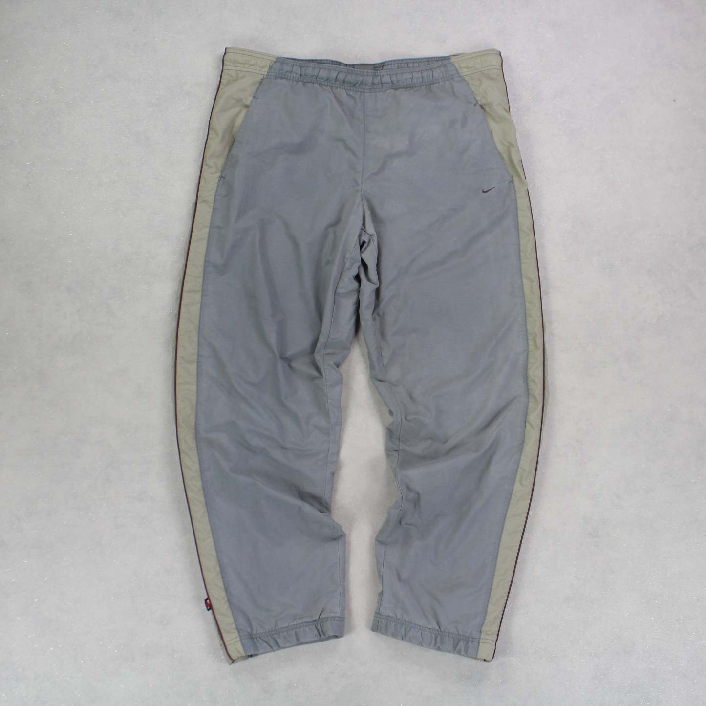 RARE 2000s Trackpants Grey-Kikonat