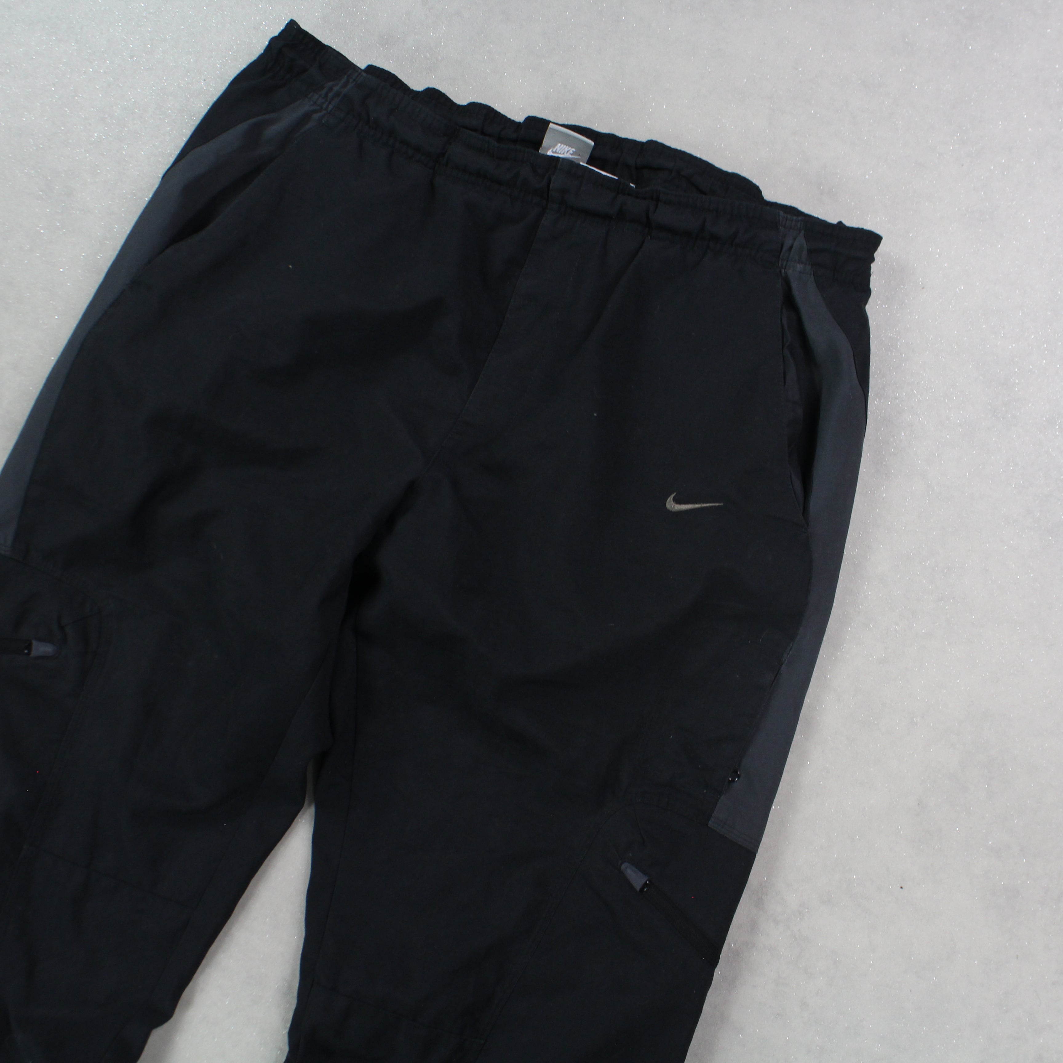 RARE 2000s Air Trackpants Black-Kikonat