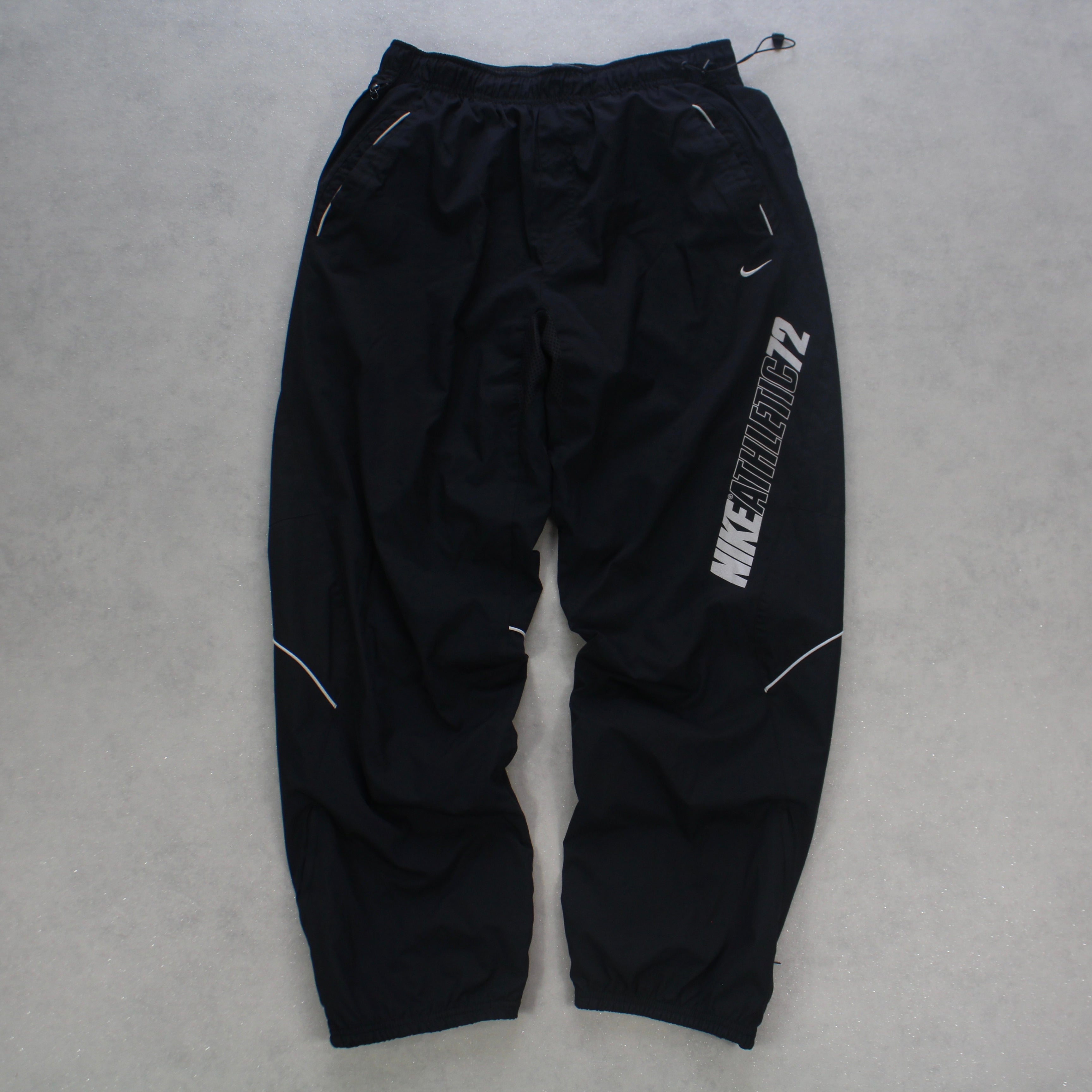 RARE 2000s 72 Trackpants Black-Kikonat