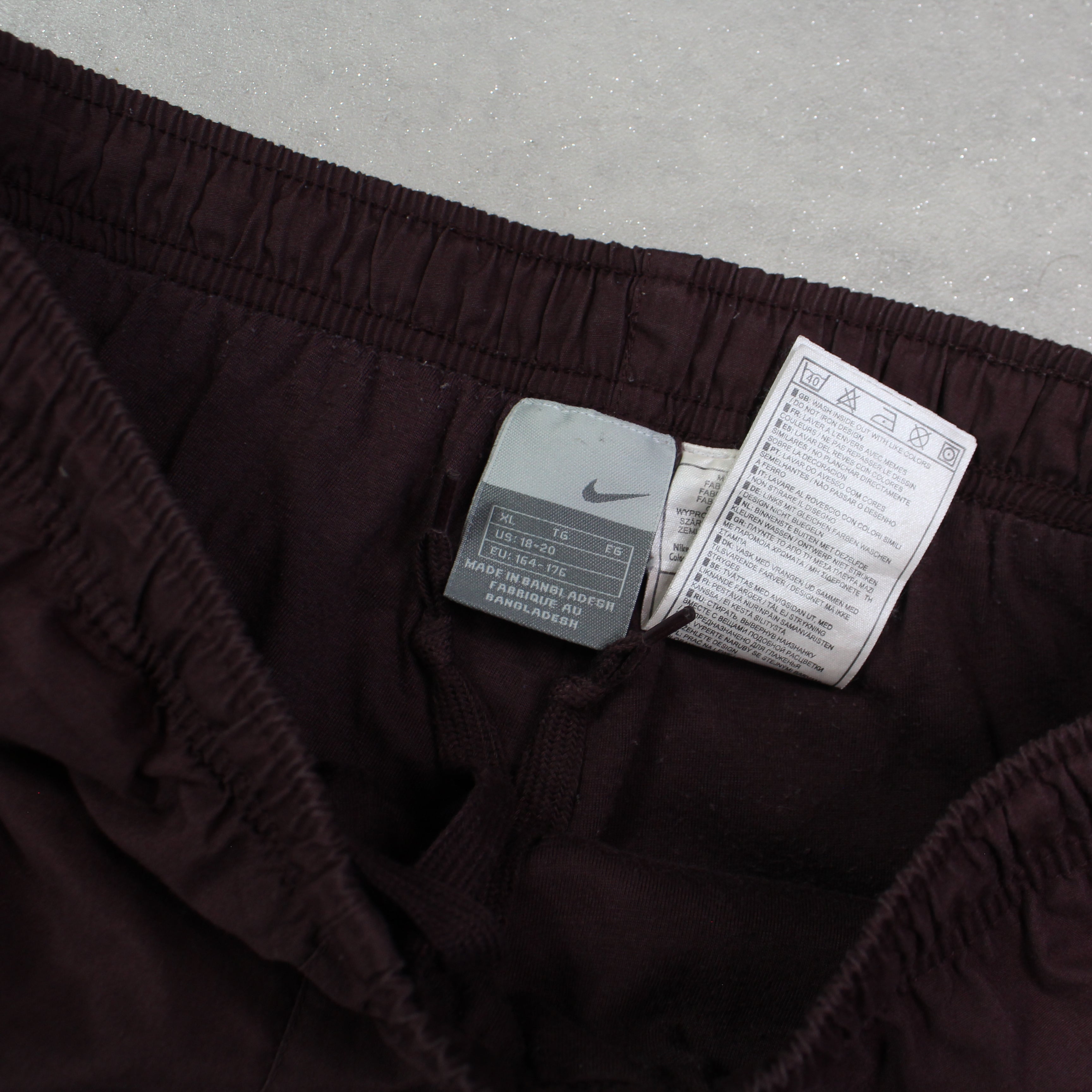RARE 2000s Trackpants Burgundy-Kikonat