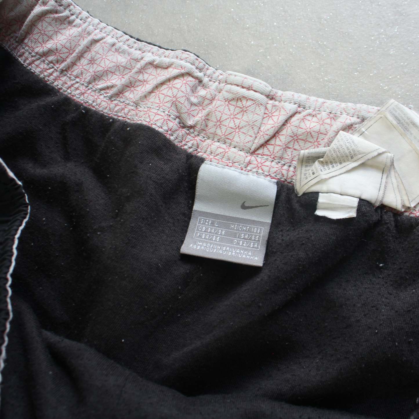 RARE 2000s Trackpants Black-Kikonat