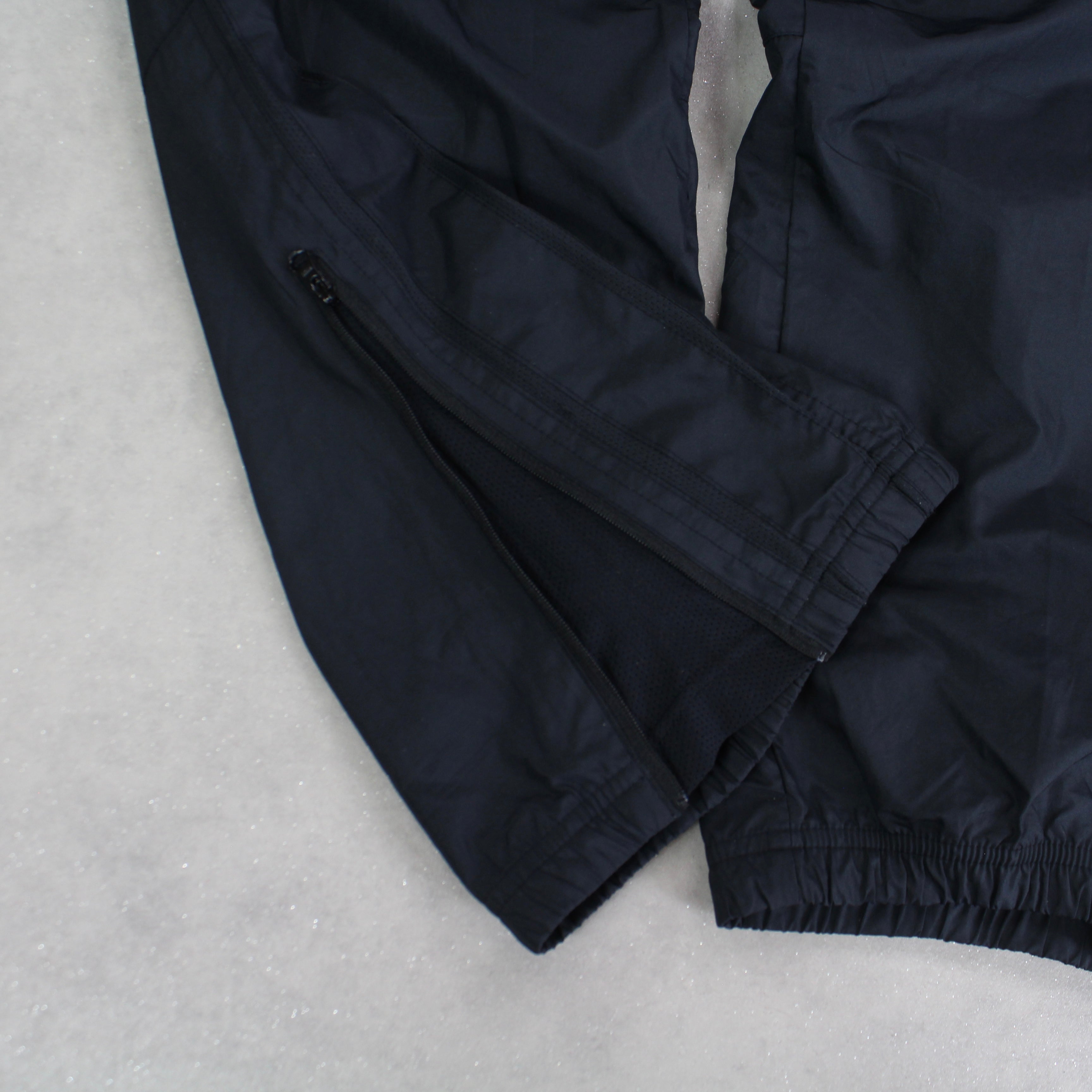 RARE 2000s Trackpants Black-Kikonat
