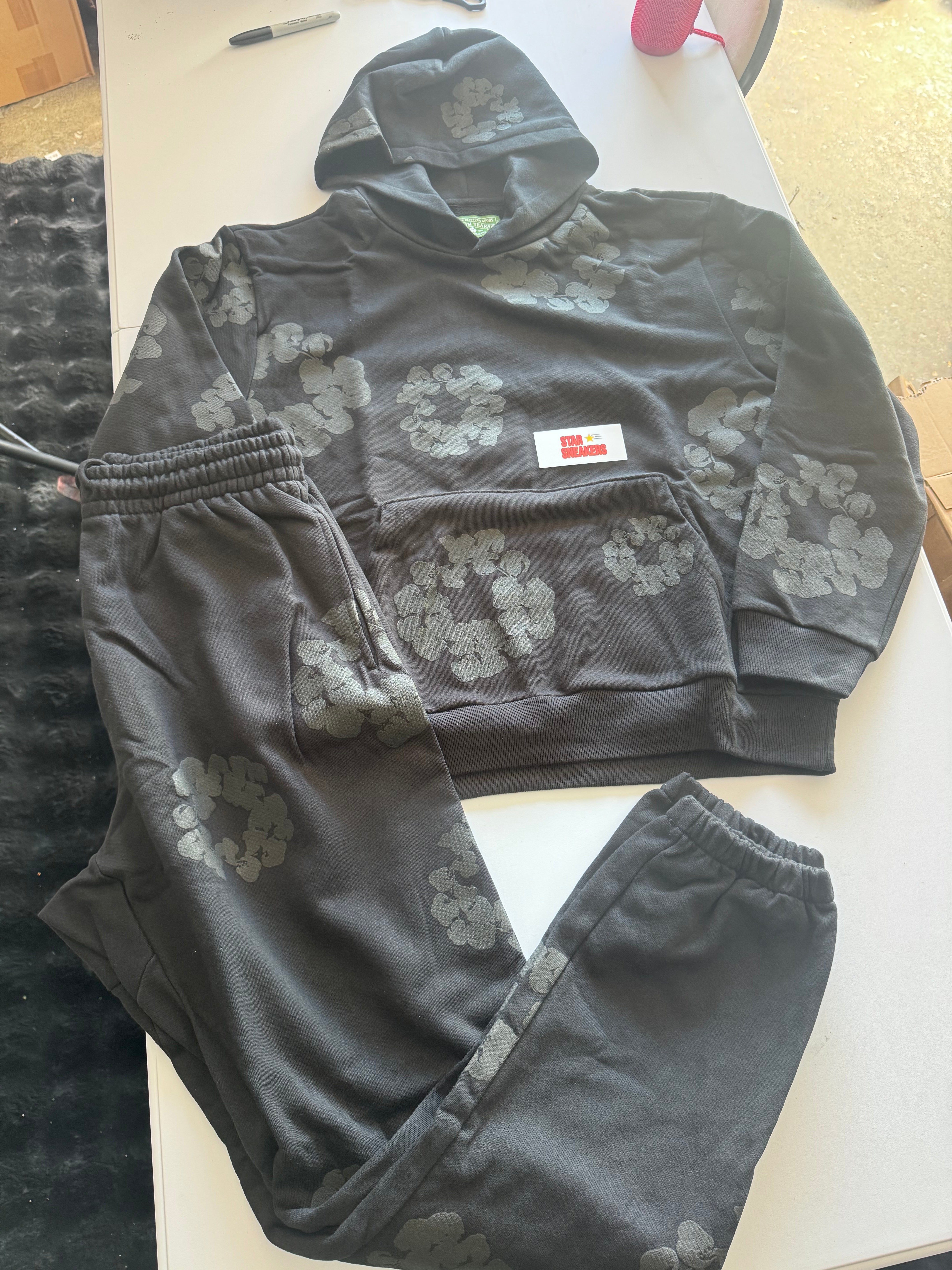 DT Monochrome Tracksuit-Kikonat