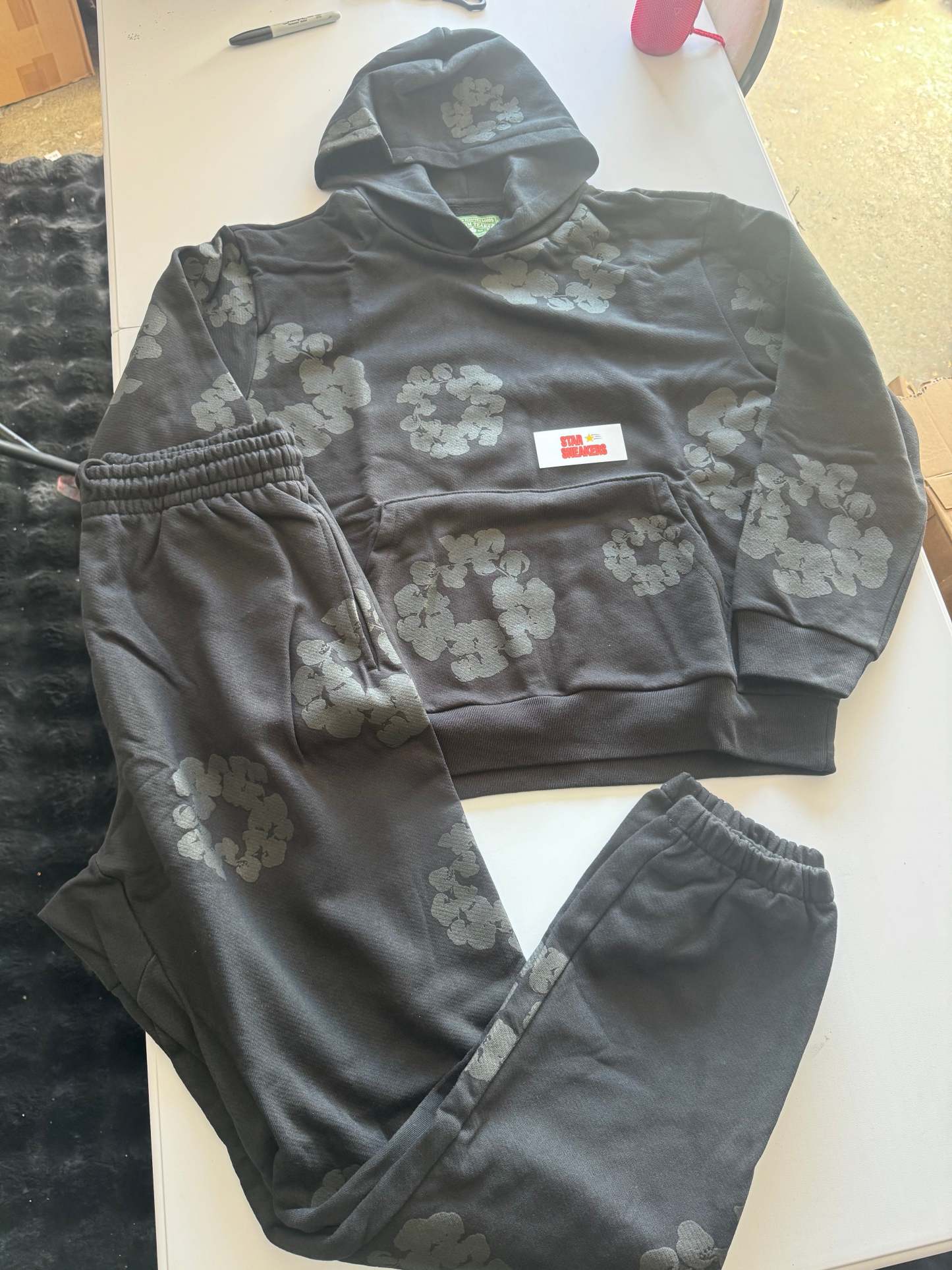 DT Monochrome Tracksuit-Kikonat