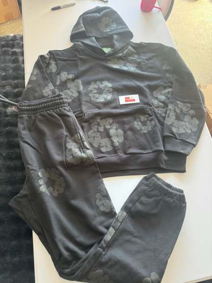 DT Monochrome Tracksuit-Kikonat