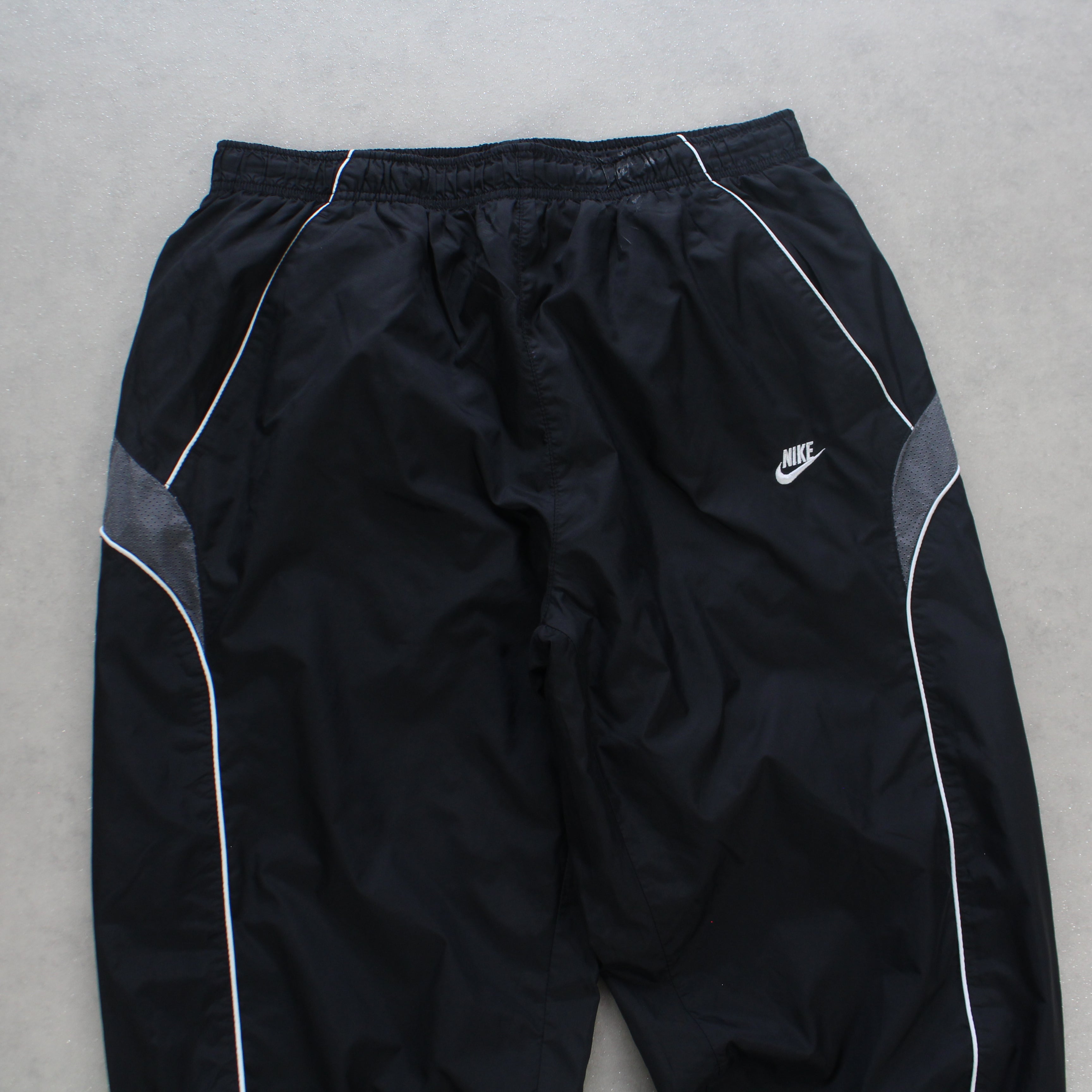 RARE 2000s Trackpants Black-Kikonat