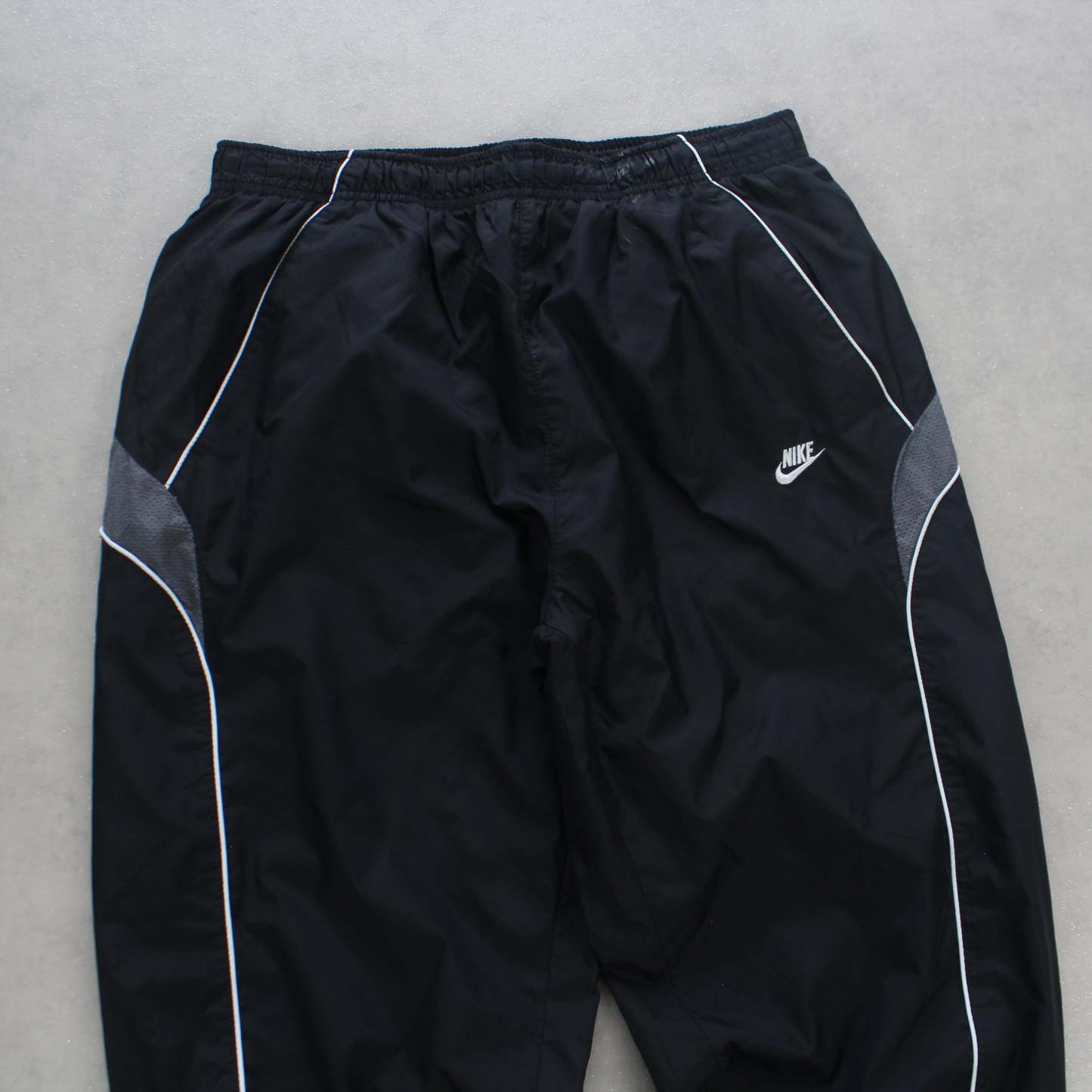 RARE 2000s Trackpants Black-Kikonat