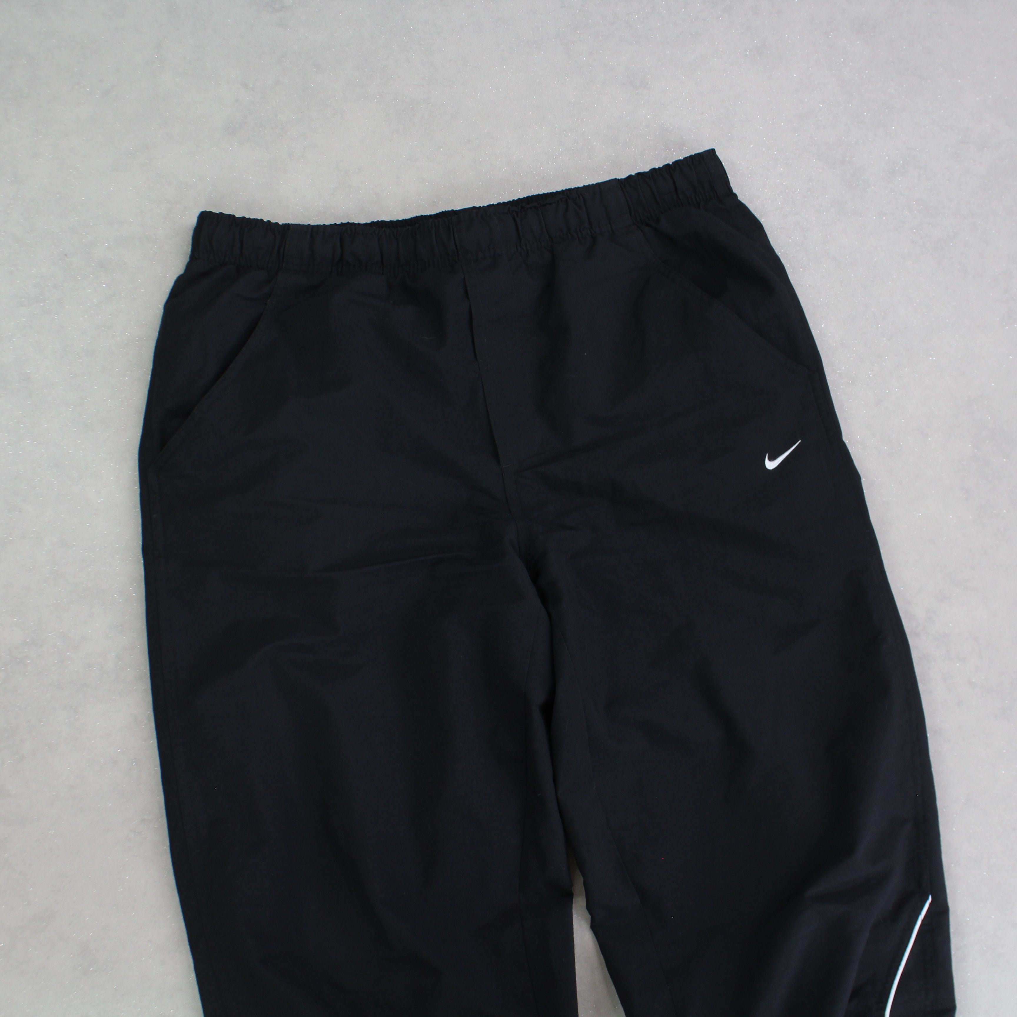 RARE 2000s Trackpants Black-Kikonat