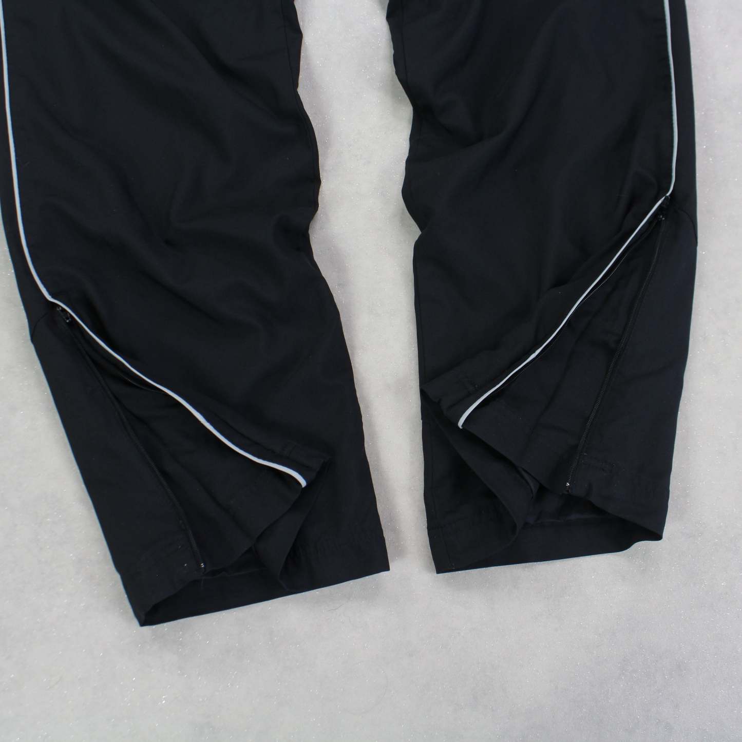 RARE 2000s Baggy Trackpants Black-Kikonat