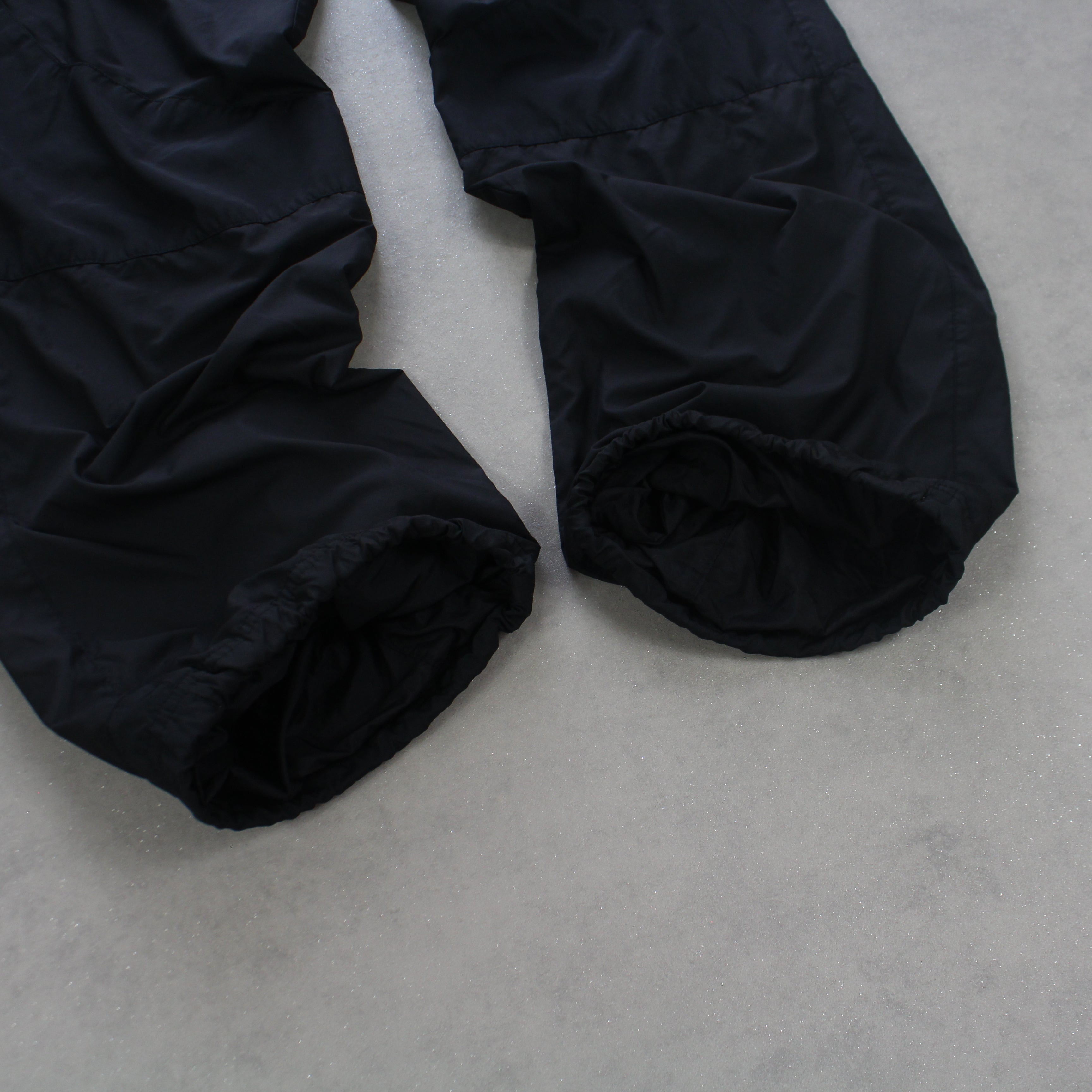 RARE 2000s Trackpants Black-Kikonat