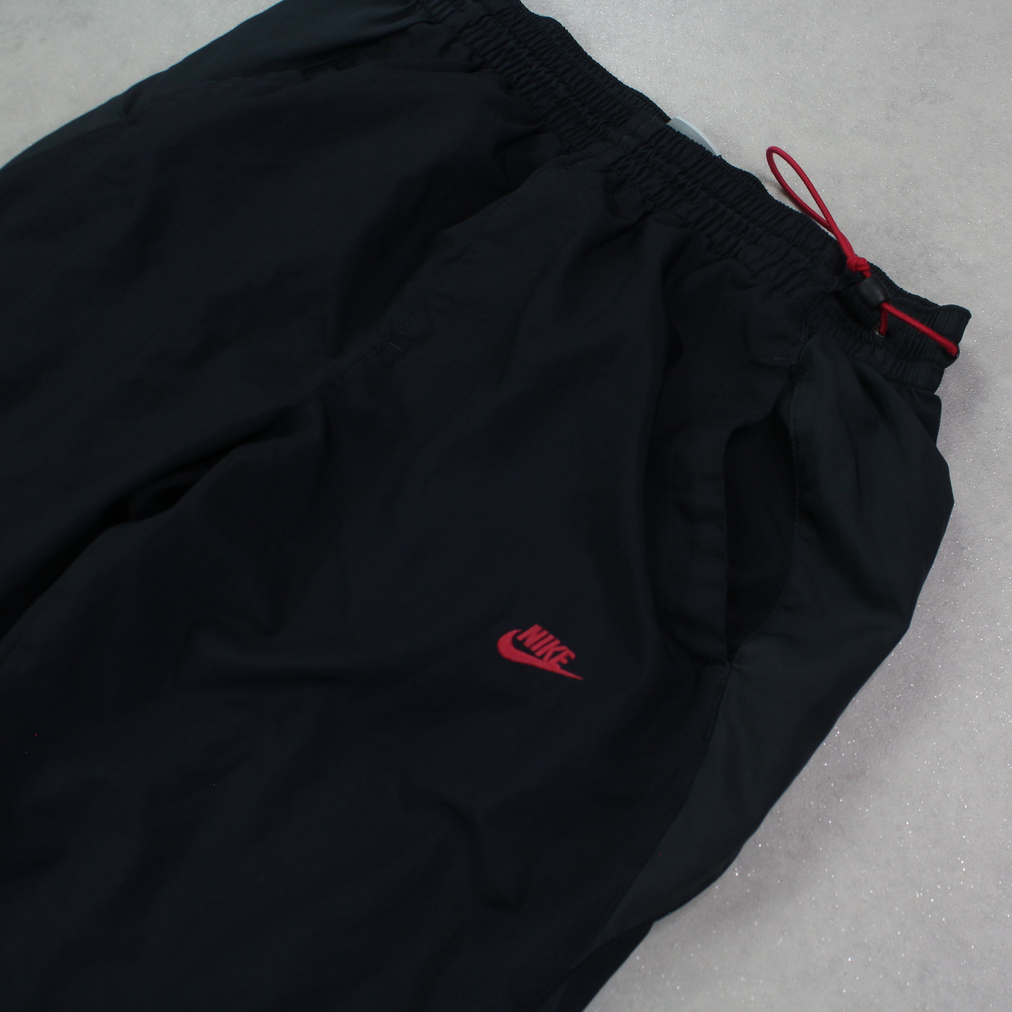 RARE 2000s Air Trackpants Black-Kikonat
