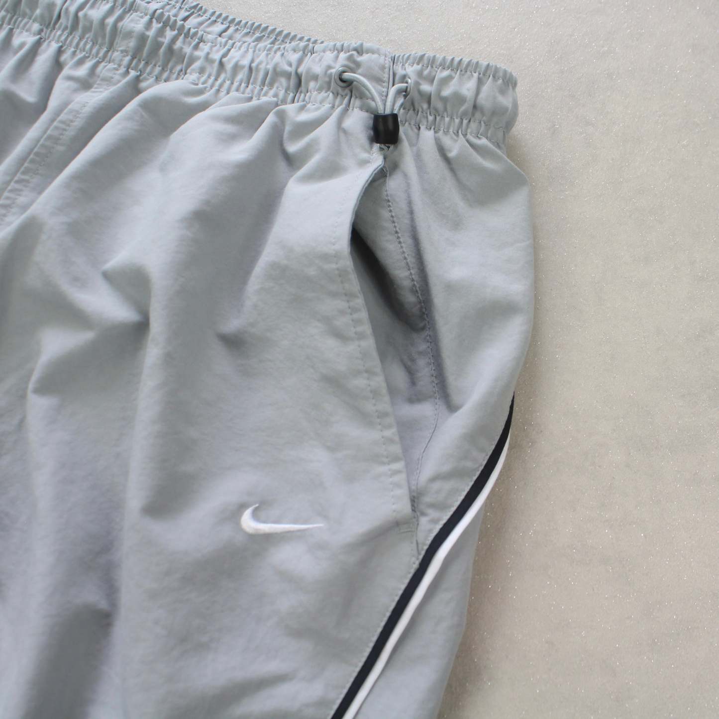 SUPER RARE 2000s Trackpants Grey-Kikonat