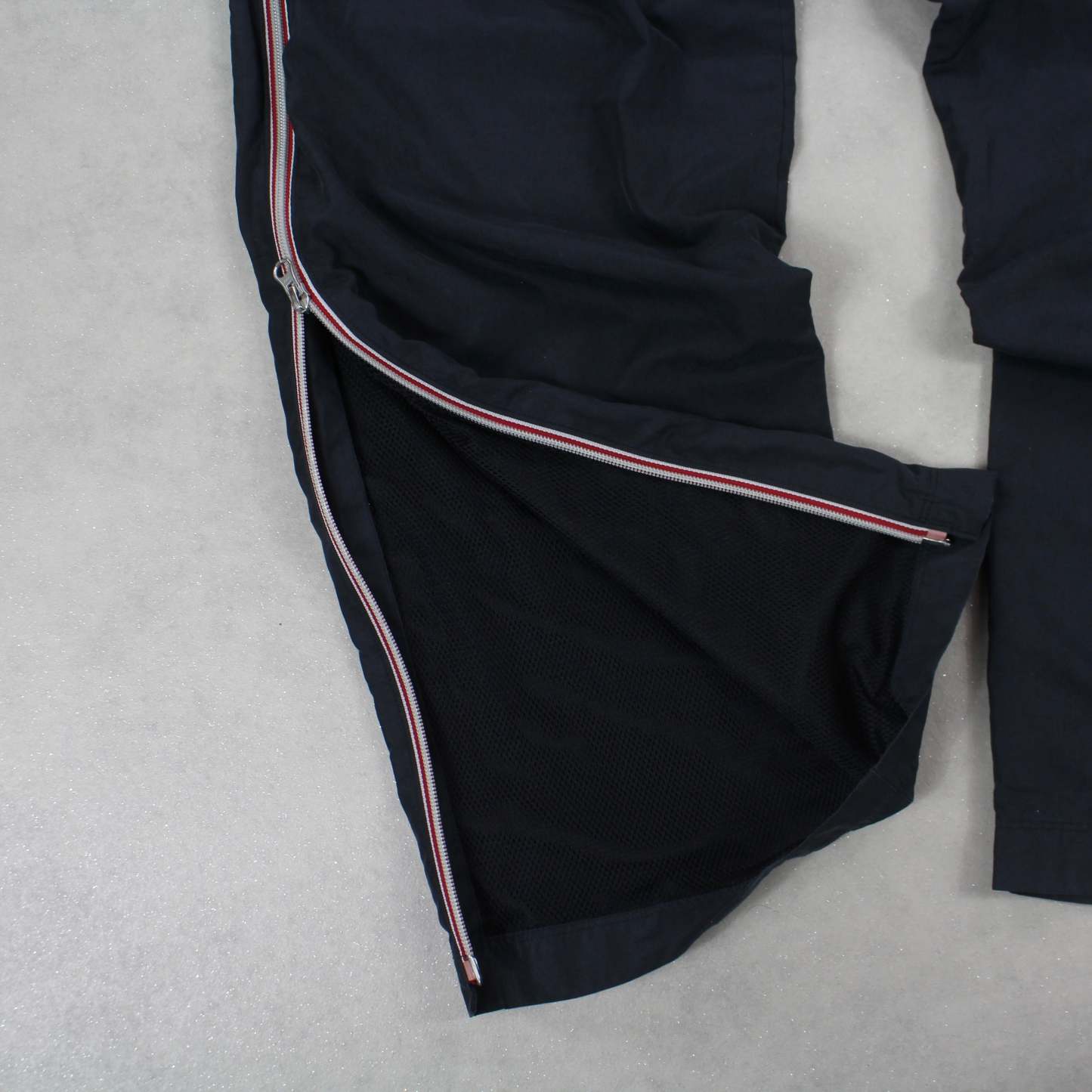 RARE 2000s Baggy Trackpants Grey-Kikonat