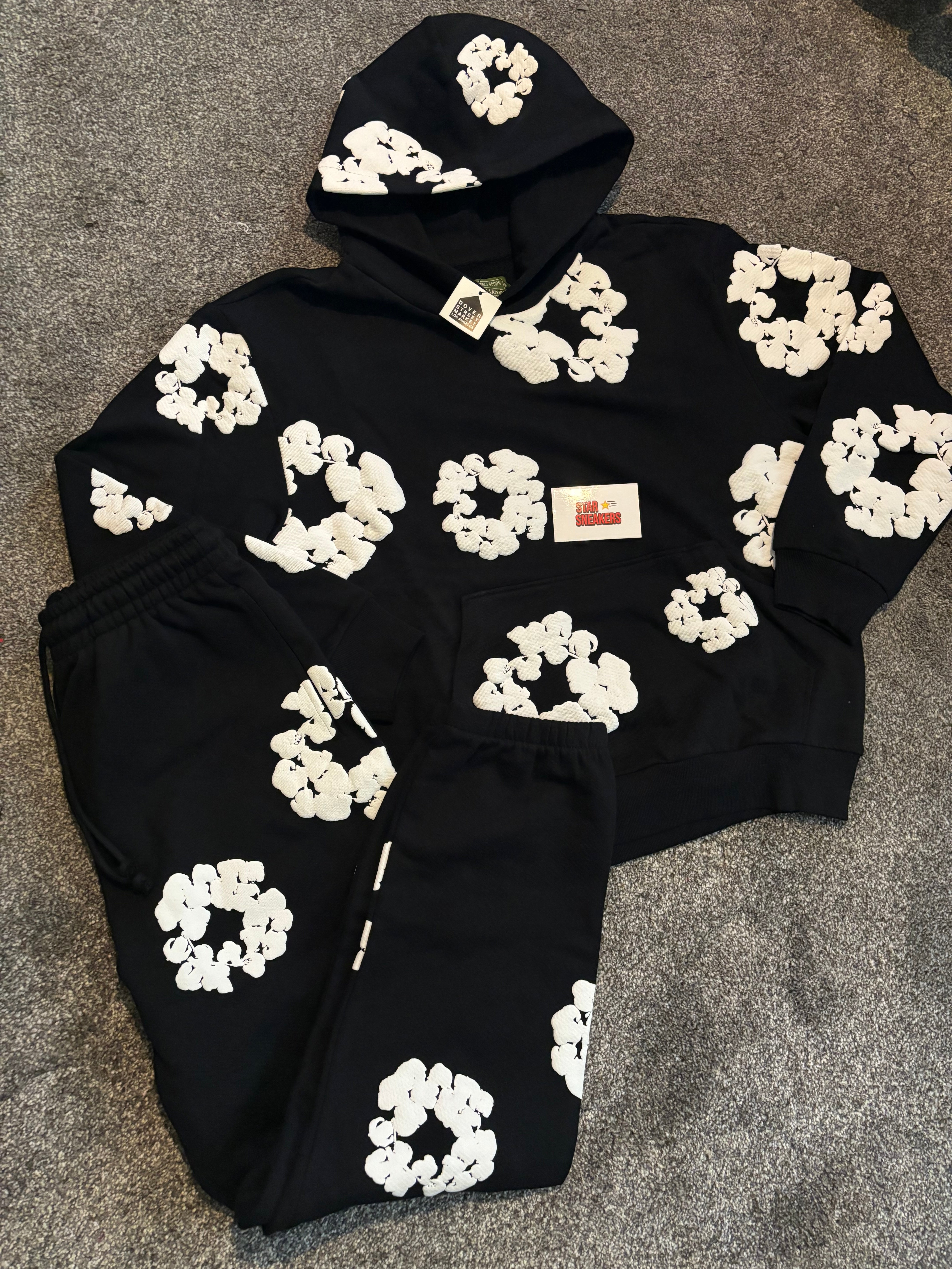 DT Black Tracksuit-Kikonat