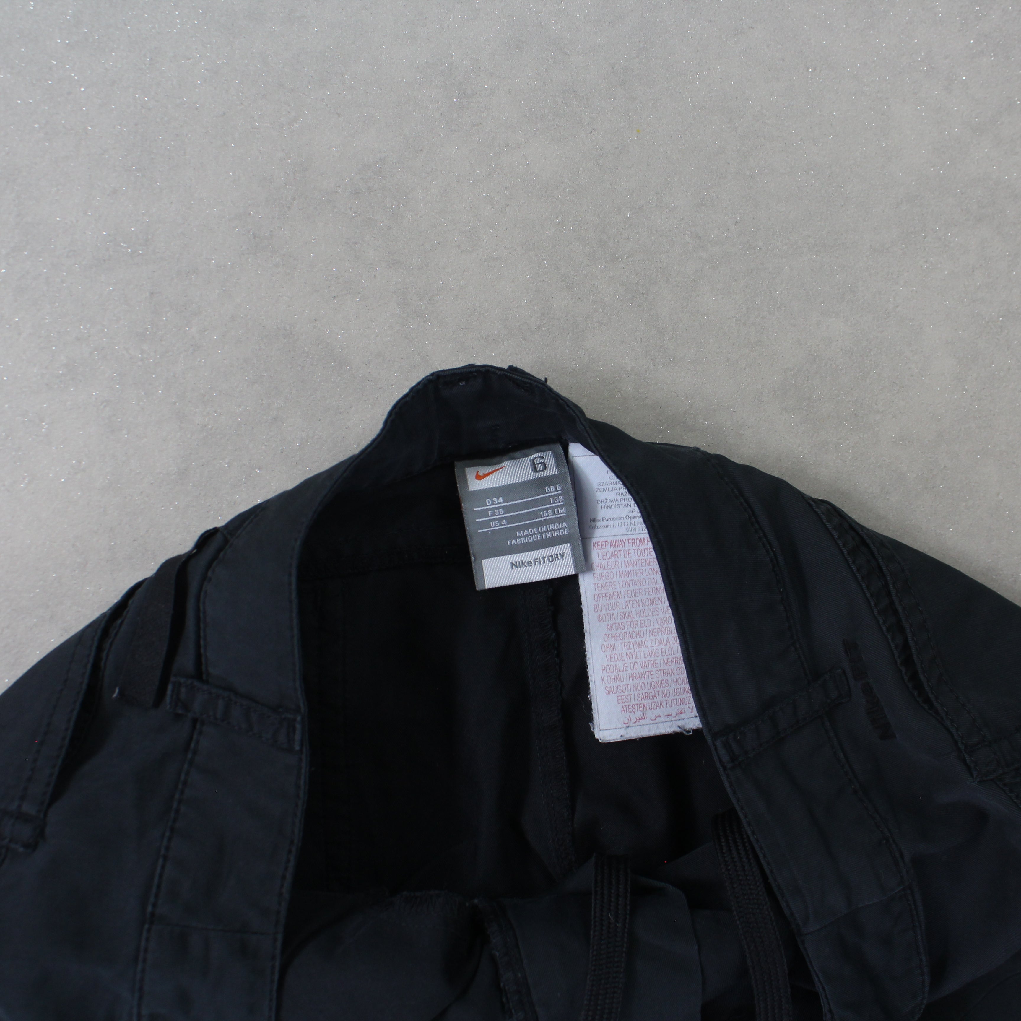 RARE Vintage 00s Womens Cargo Pants Black-Kikonat