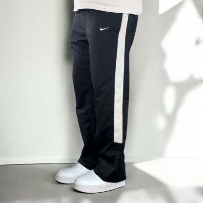 RARE 00s Trackpants Black-Kikonat