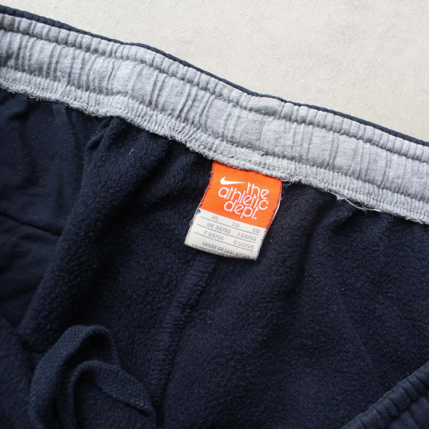 RARE 2000s Joggers Navy-Kikonat