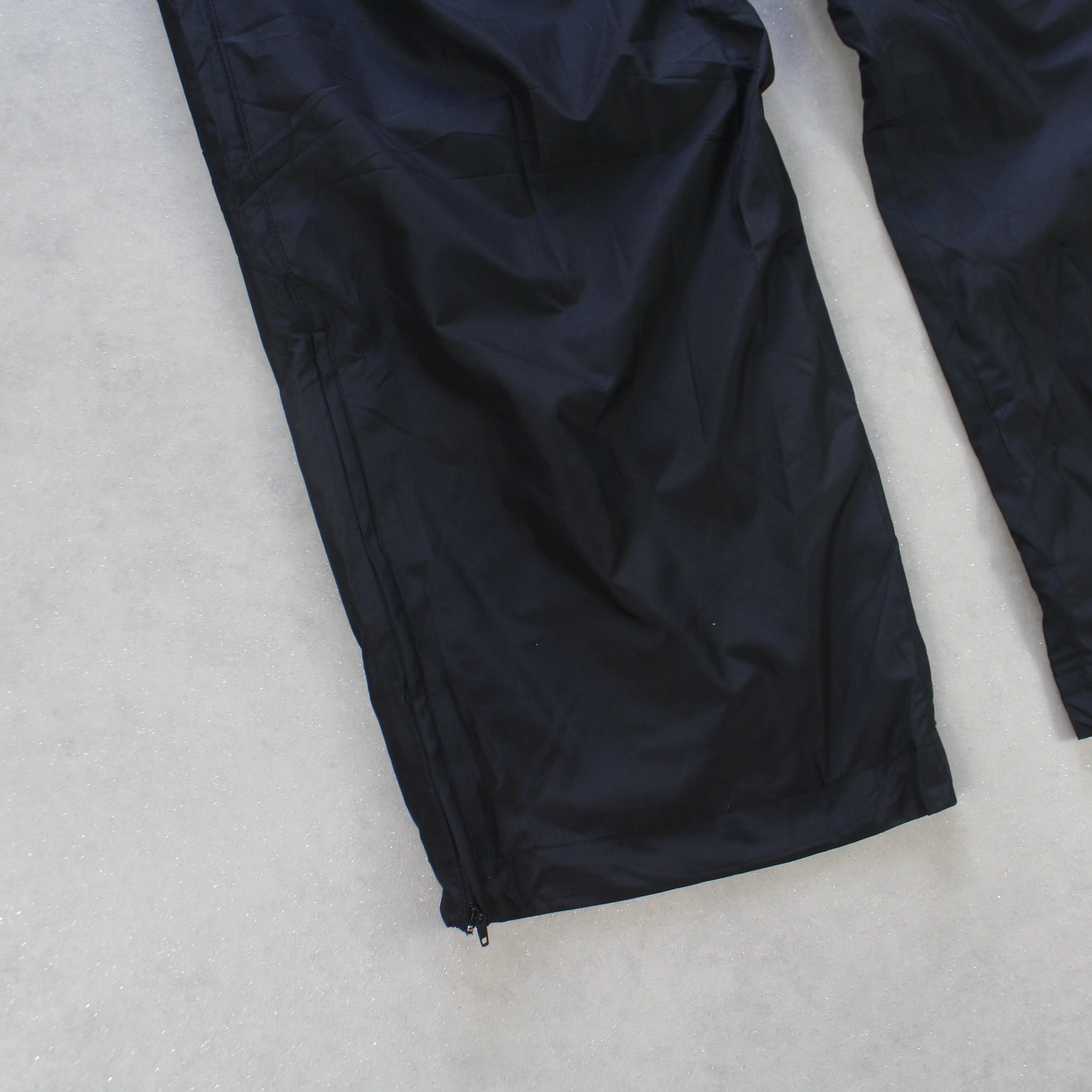 RARE 2000s Trackpants Black-Kikonat