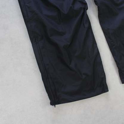 RARE 2000s Trackpants Black-Kikonat