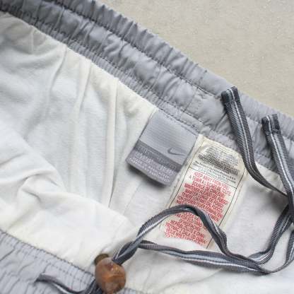 RARE 2000s Trackpants Grey-Kikonat