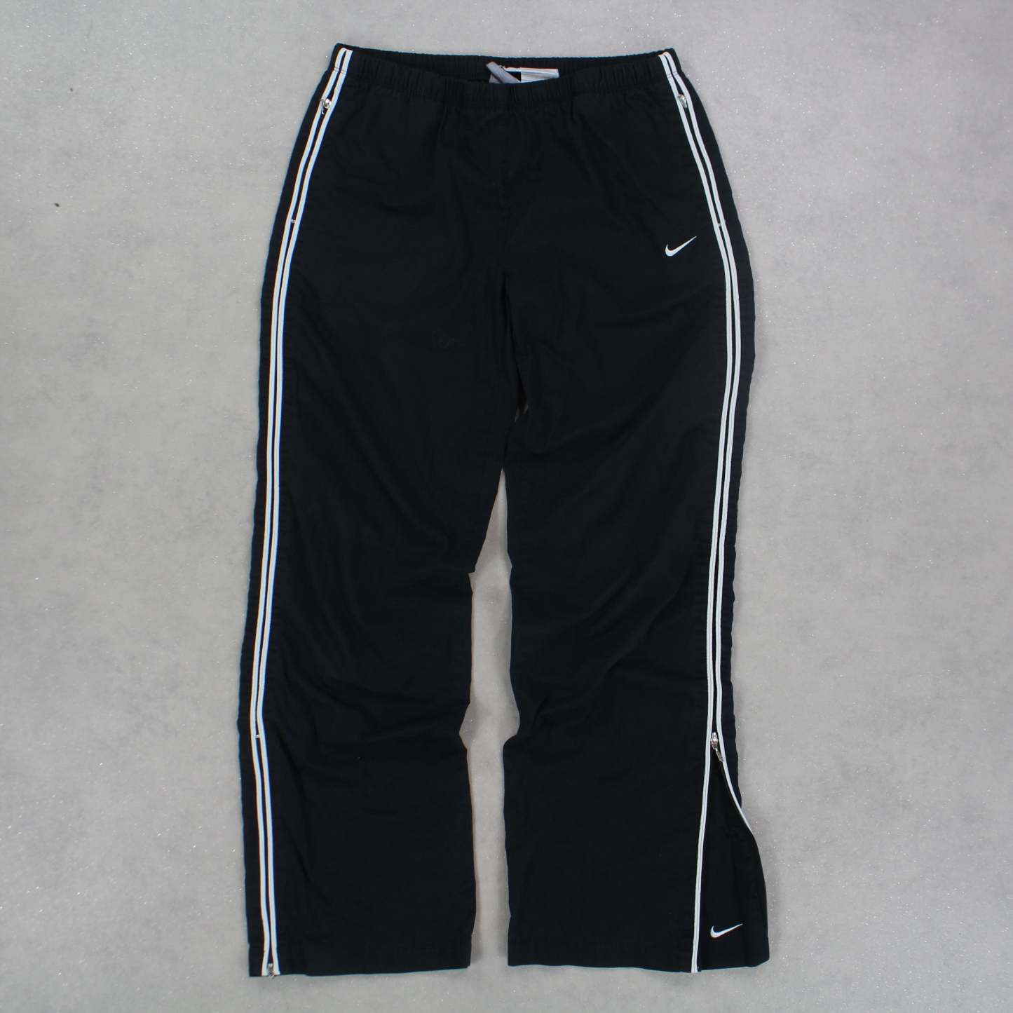 SUPER RARE 2000s Trackpants Black-Kikonat