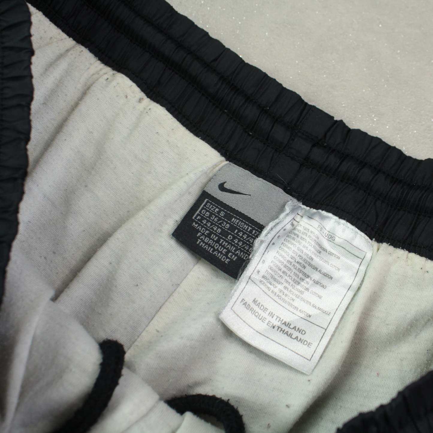 SUPER RARE 2000s Trackpants Black-Kikonat