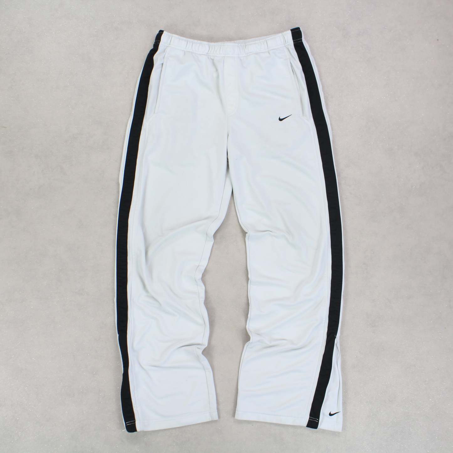 SUPER RARE 2000s Trackpants Grey-Kikonat