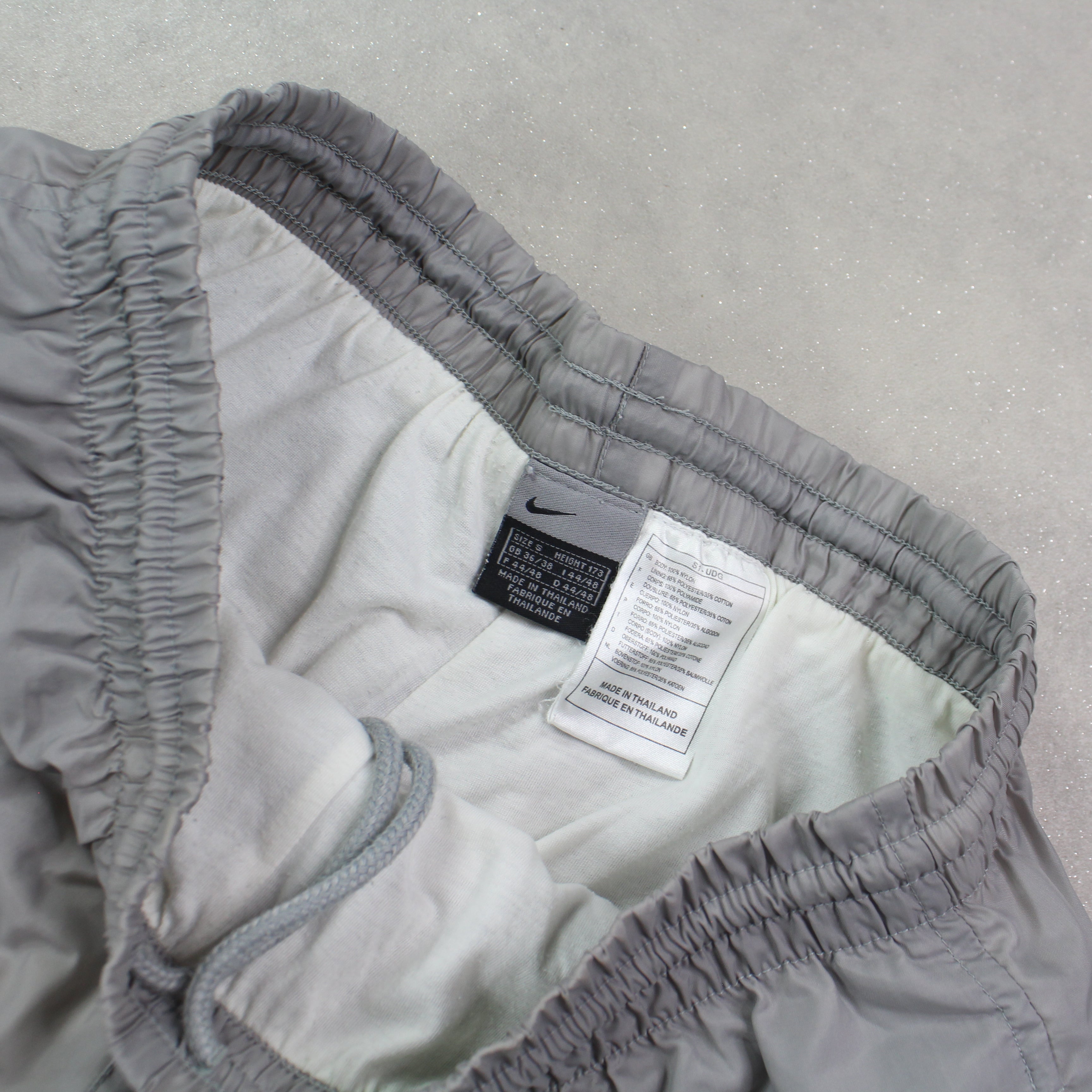 RARE 2000s Trackpants Grey-Kikonat