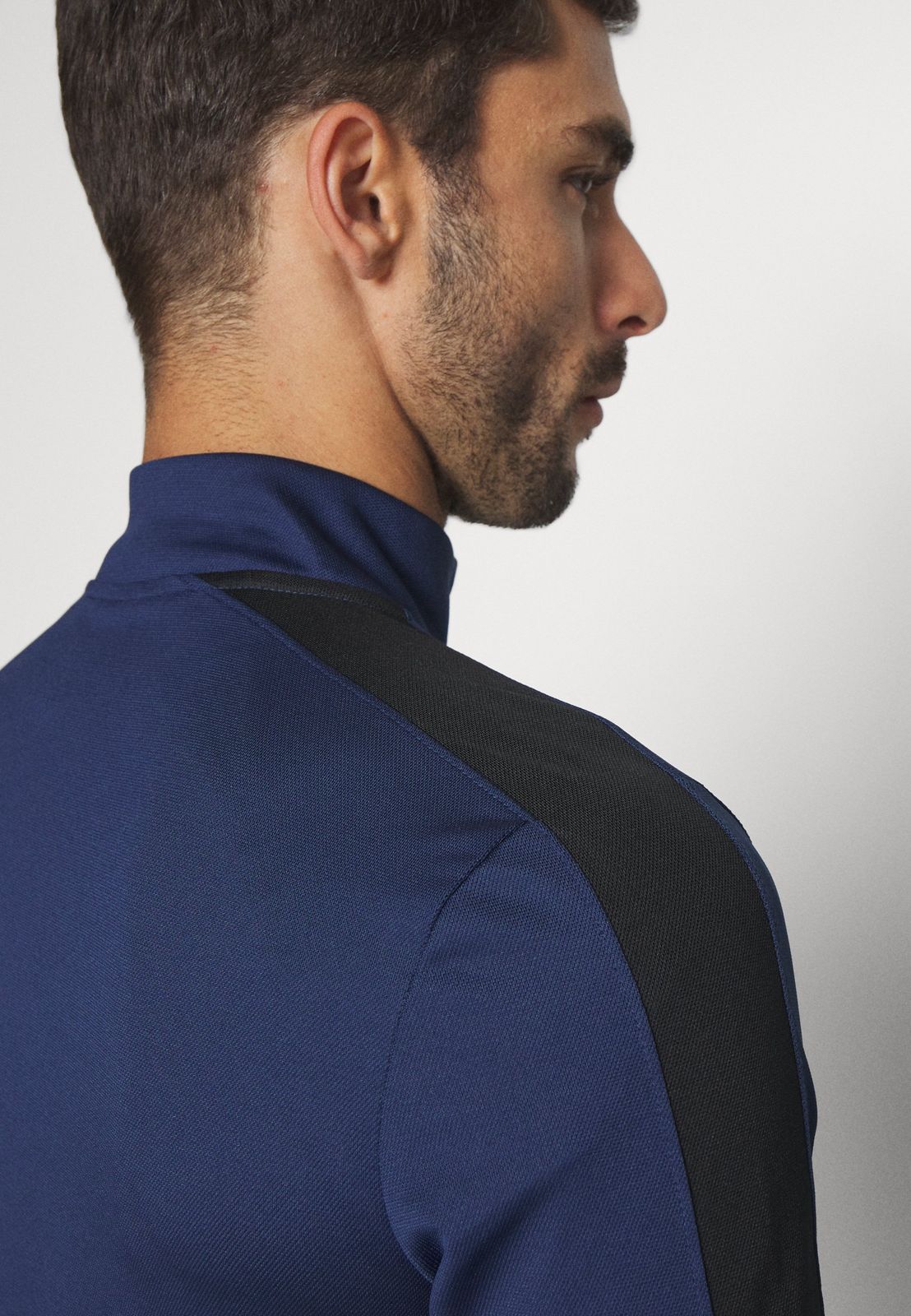 Conjunto  Academy Reliquia-Kikonat