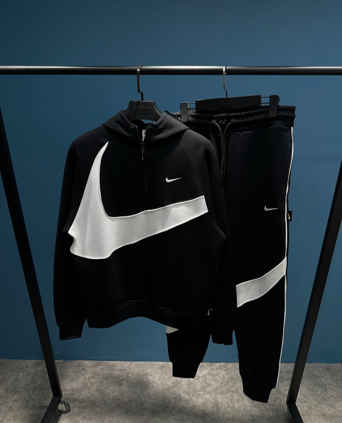 Conjunto  Swoosh-Kikonat