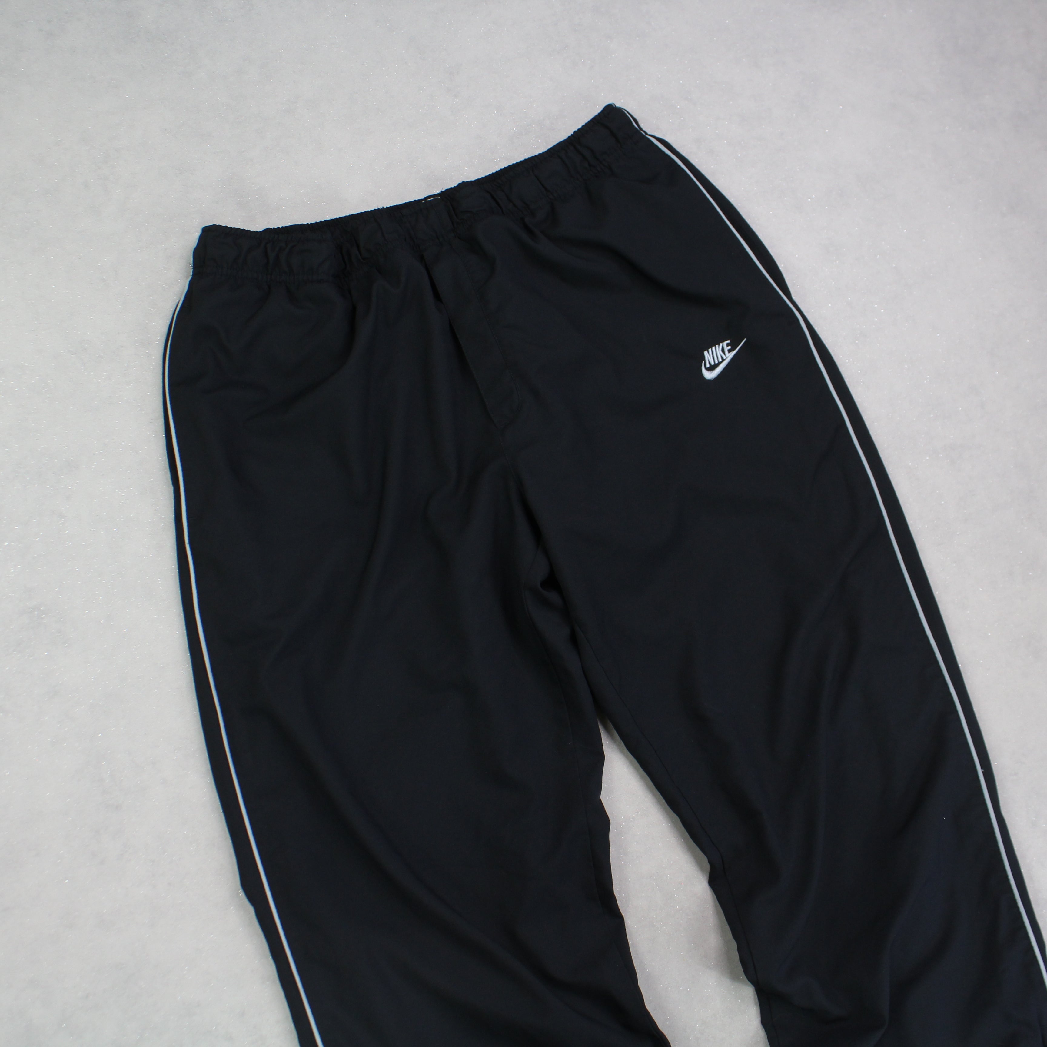 RARE 2000s Baggy Trackpants Black-Kikonat