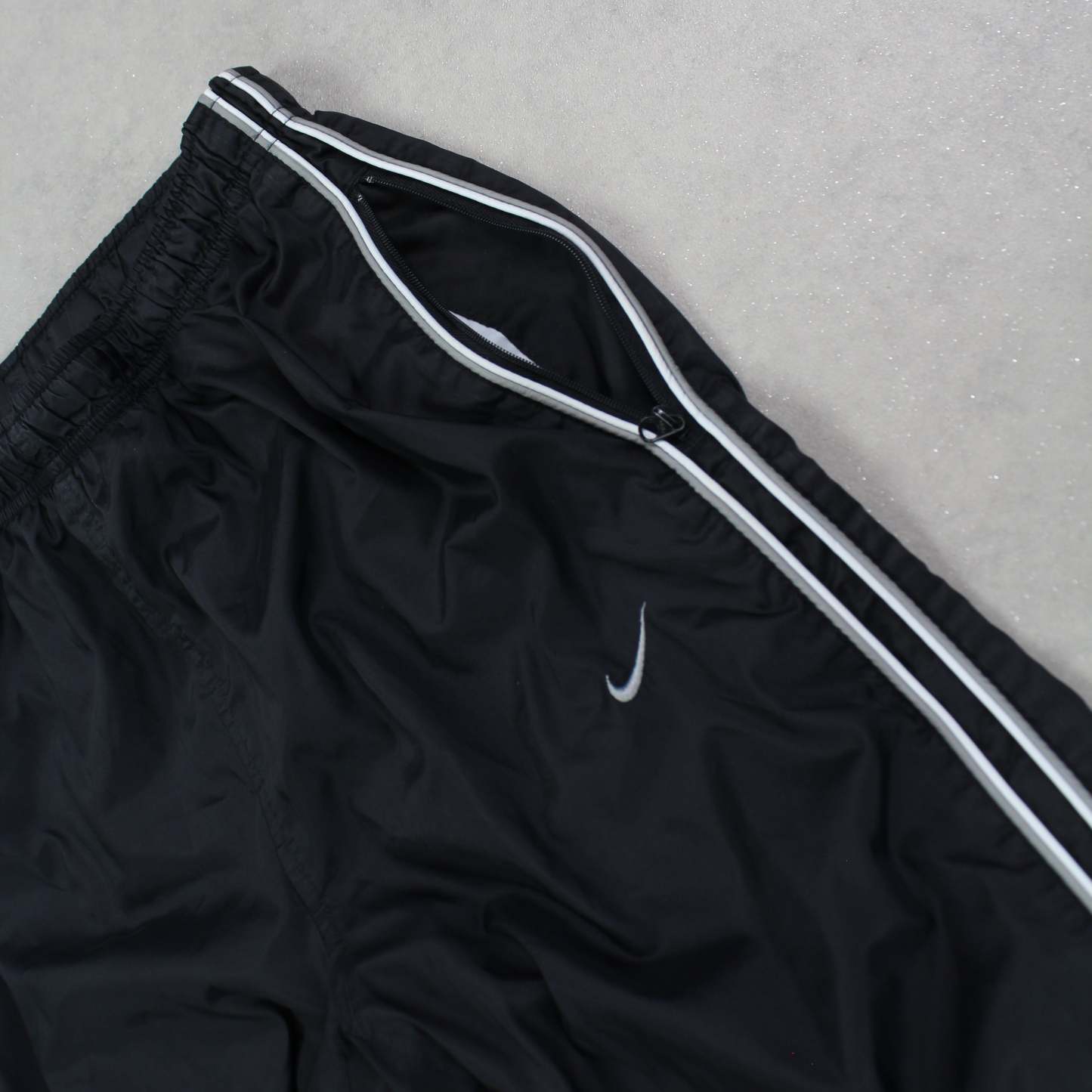 SUPER RARE 2000s Trackpants Grey-Kikonat