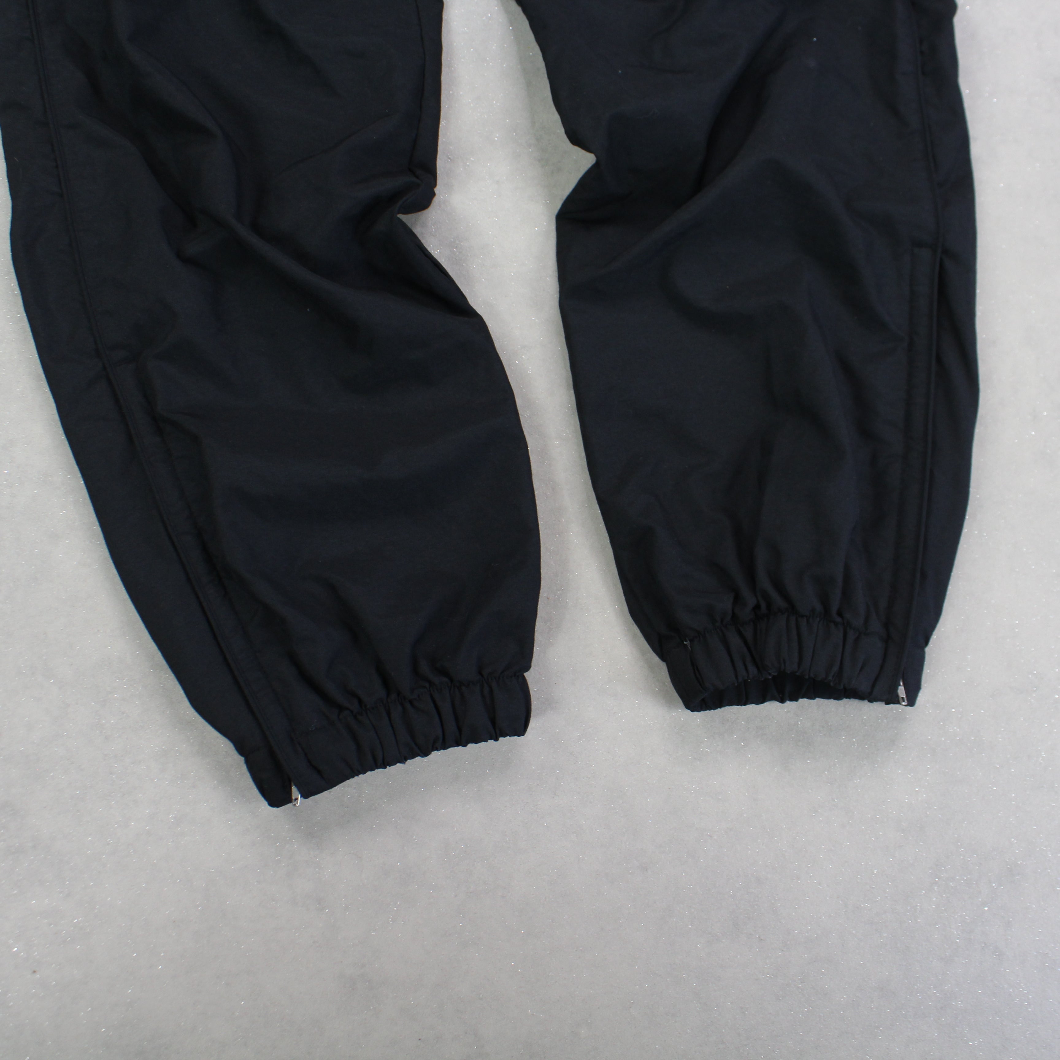 RARE 2000s Trackpants Black-Kikonat