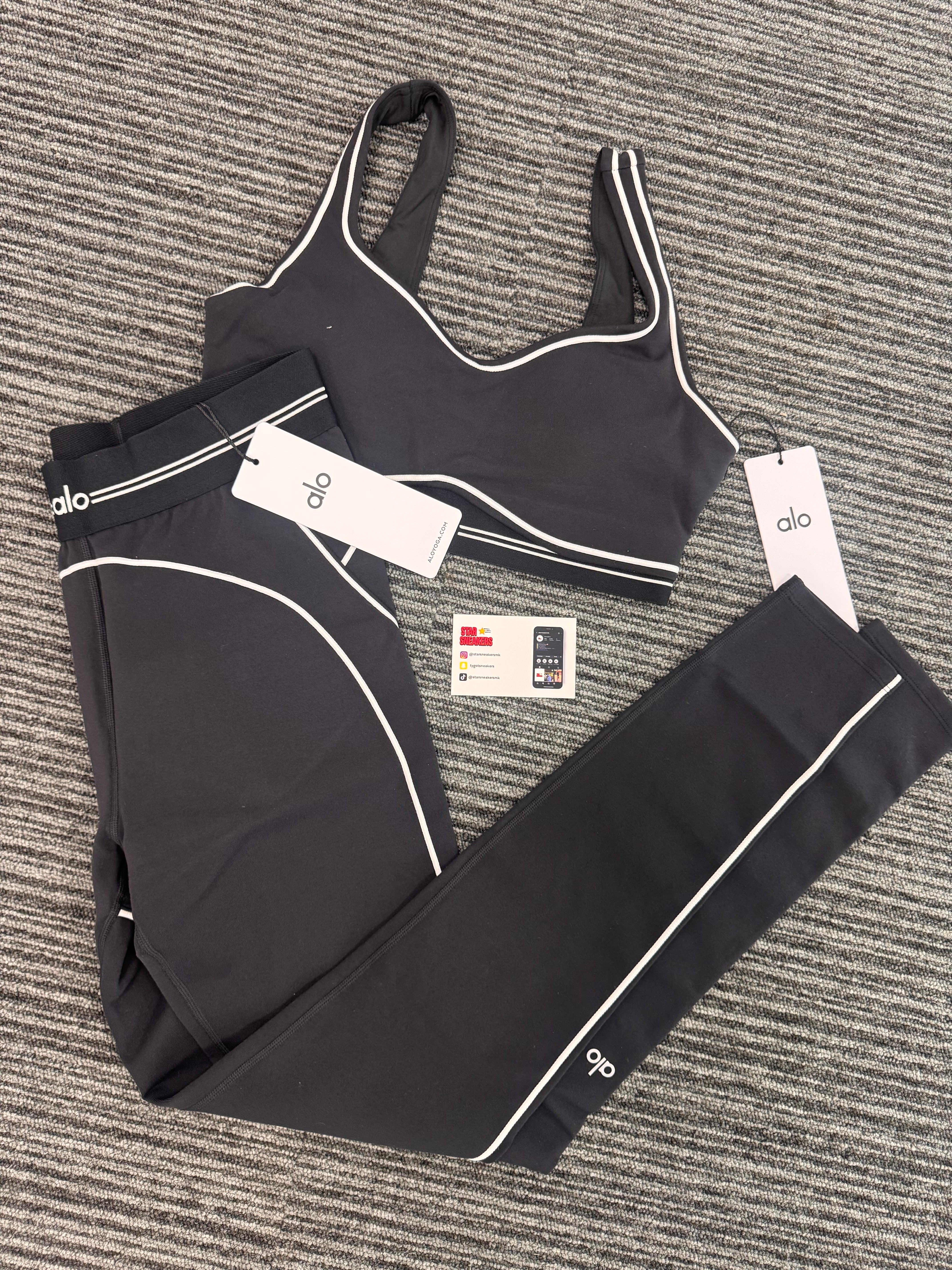 Alo yoga set-Kikonat