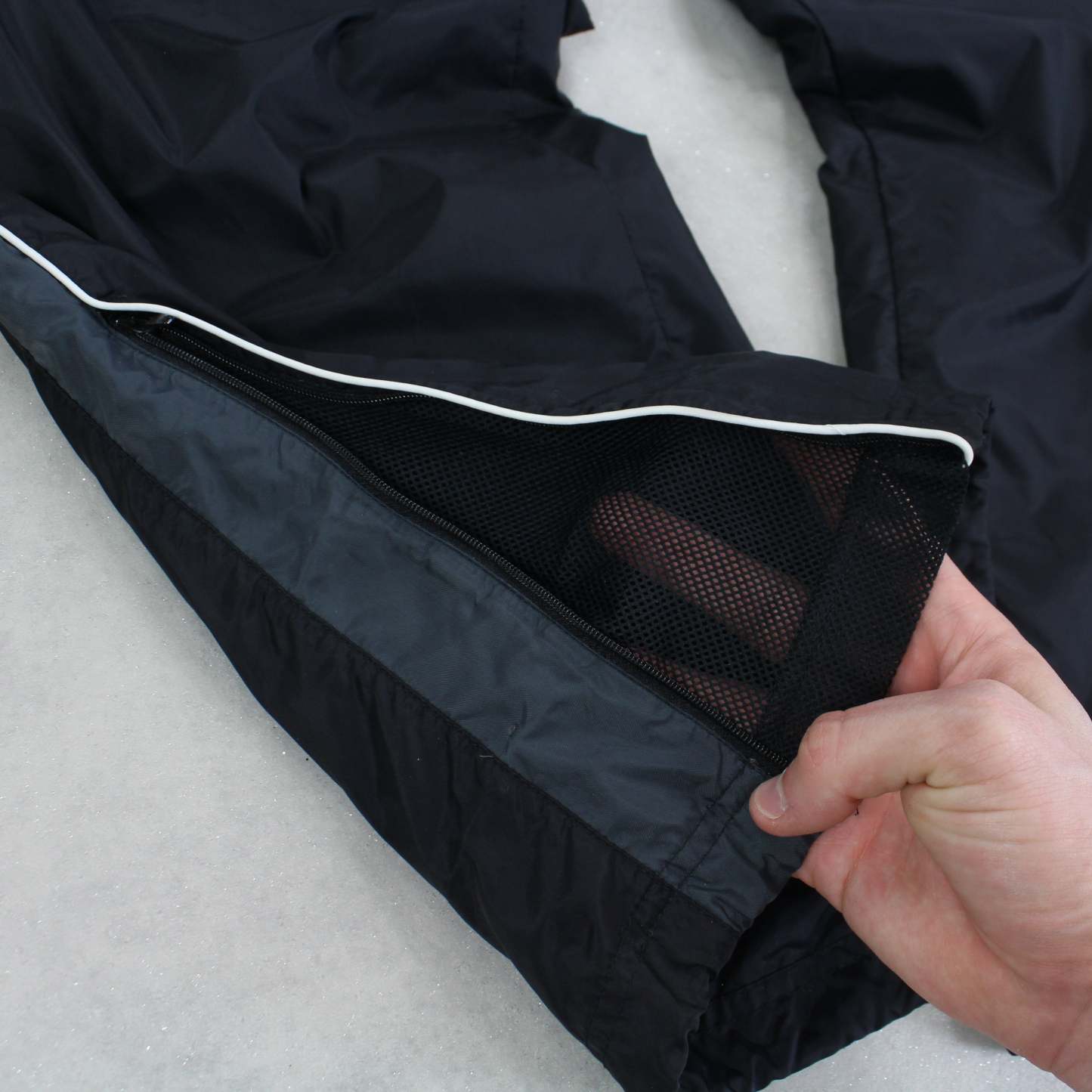 RARE 2000s Baggy Trackpants Black-Kikonat