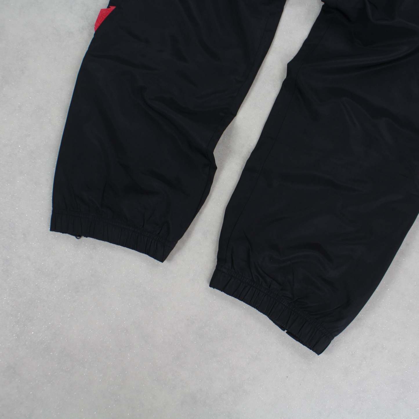 RARE 2000s Air Trackpants Black-Kikonat